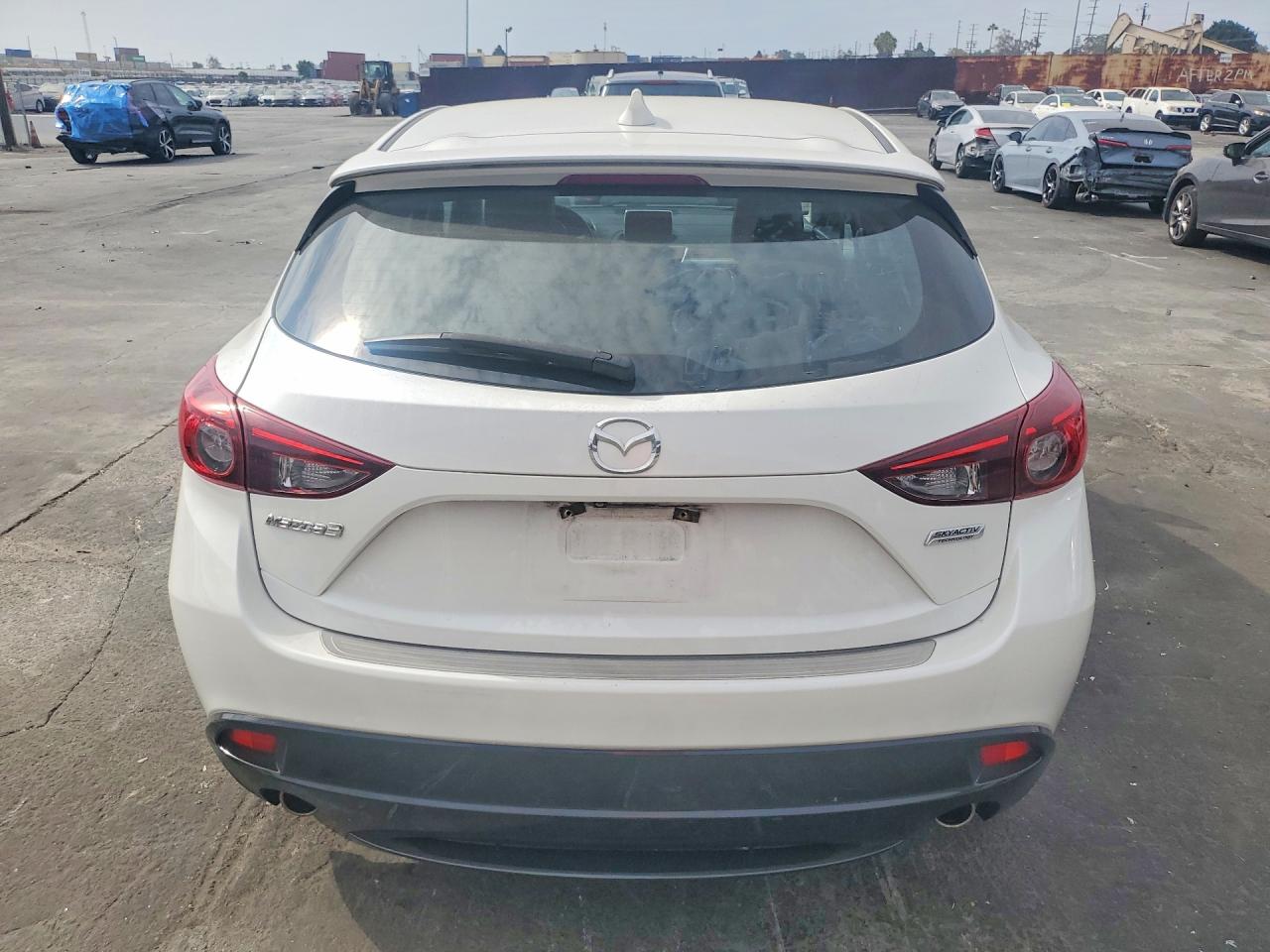 2015 Mazda 3 Touring Белый vin: JM1BM1L35F1267324