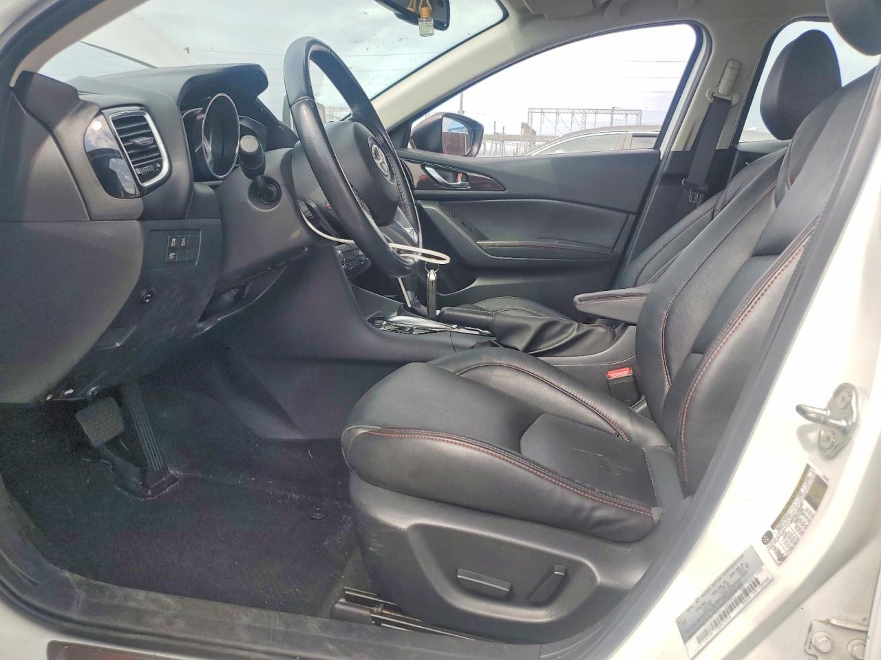 2015 Mazda 3 Touring Белый vin: JM1BM1L35F1267324