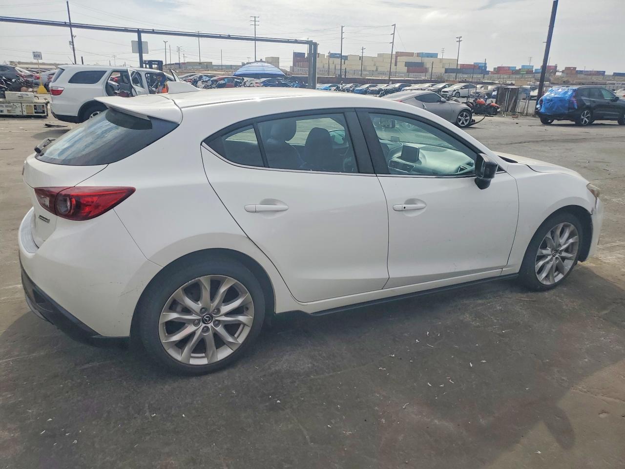 2015 Mazda 3 Touring Белый vin: JM1BM1L35F1267324