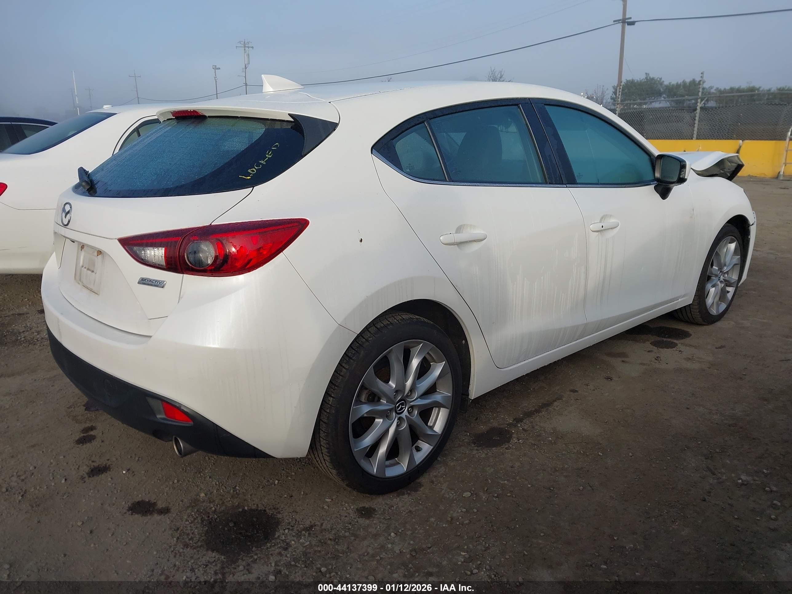 2015 Mazda Mazda3 S Touring White vin: JM1BM1L38F1270718