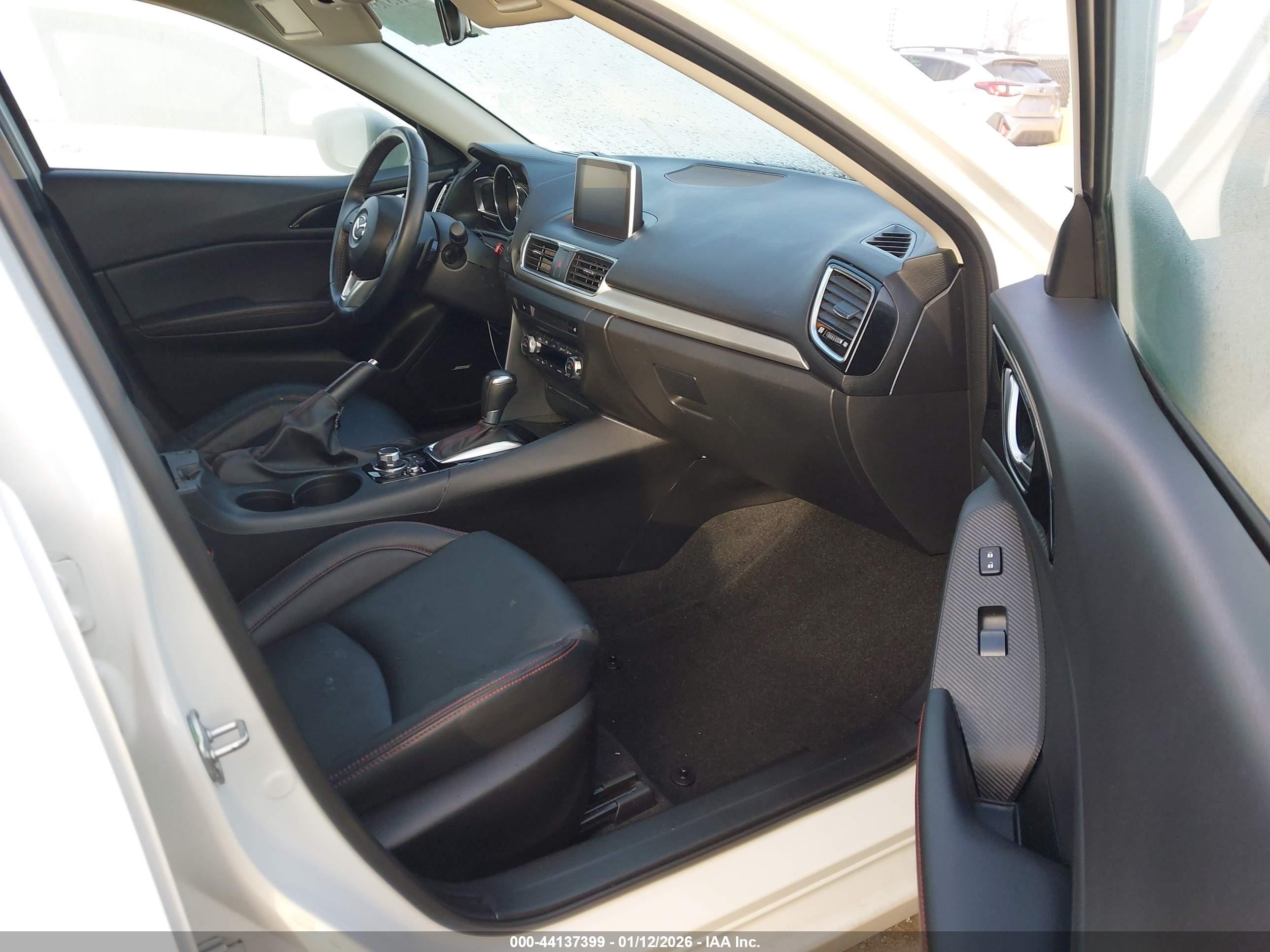 2015 Mazda Mazda3 S Touring White vin: JM1BM1L38F1270718