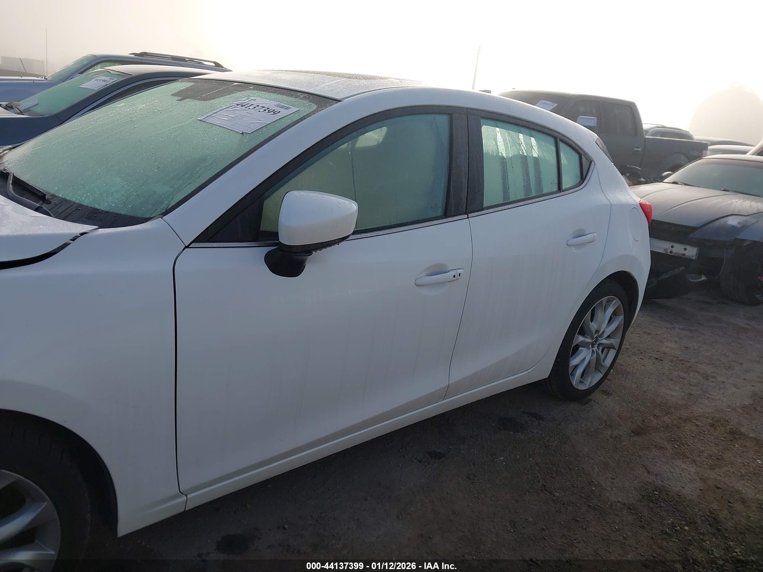 2015 Mazda Mazda3 S Touring White vin: JM1BM1L38F1270718