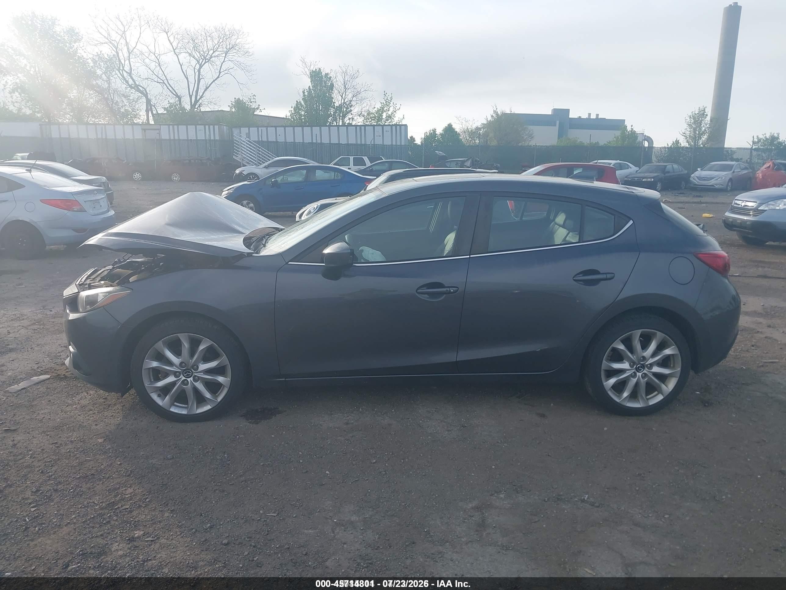 2015 Mazda Mazda3 S Touring Gray vin: JM1BM1L3XF1238482