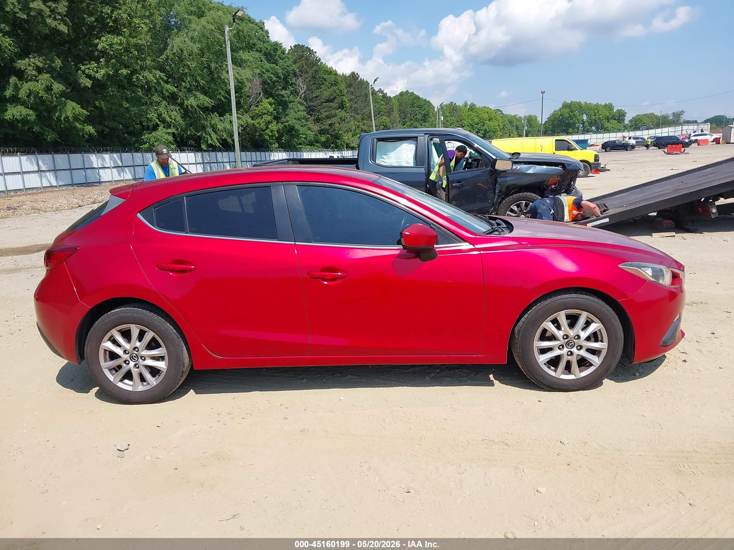 2014 Mazda Mazda3 I Touring Red vin: JM1BM1L70E1205783