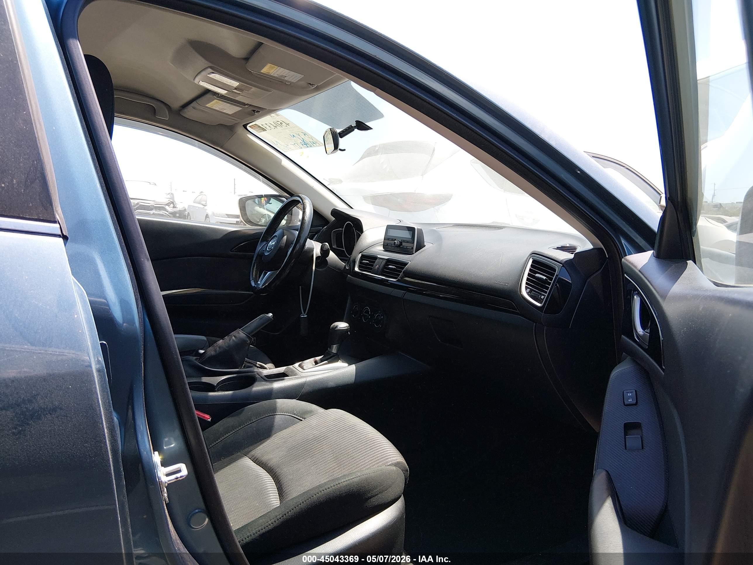 2014 Mazda Mazda3 I Touring Синий vin: JM1BM1L71E1118085
