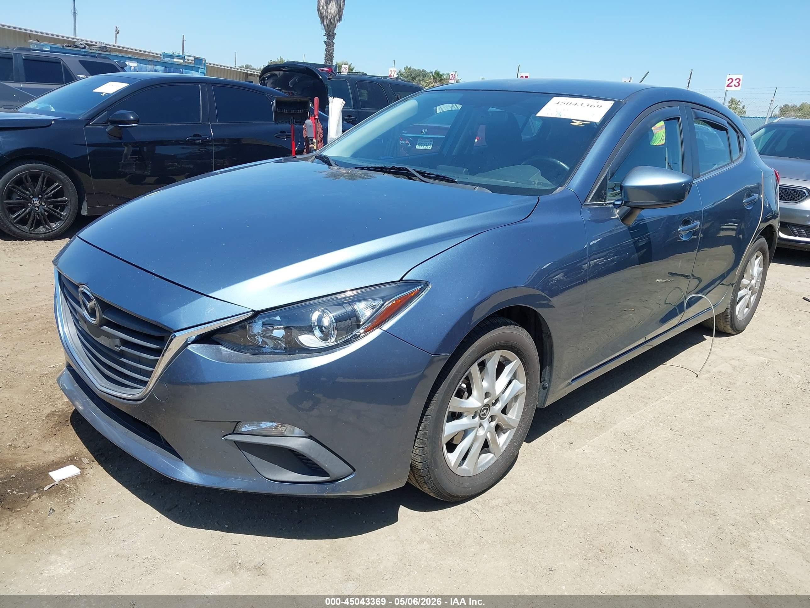 2014 Mazda Mazda3 I Touring Синий vin: JM1BM1L71E1118085