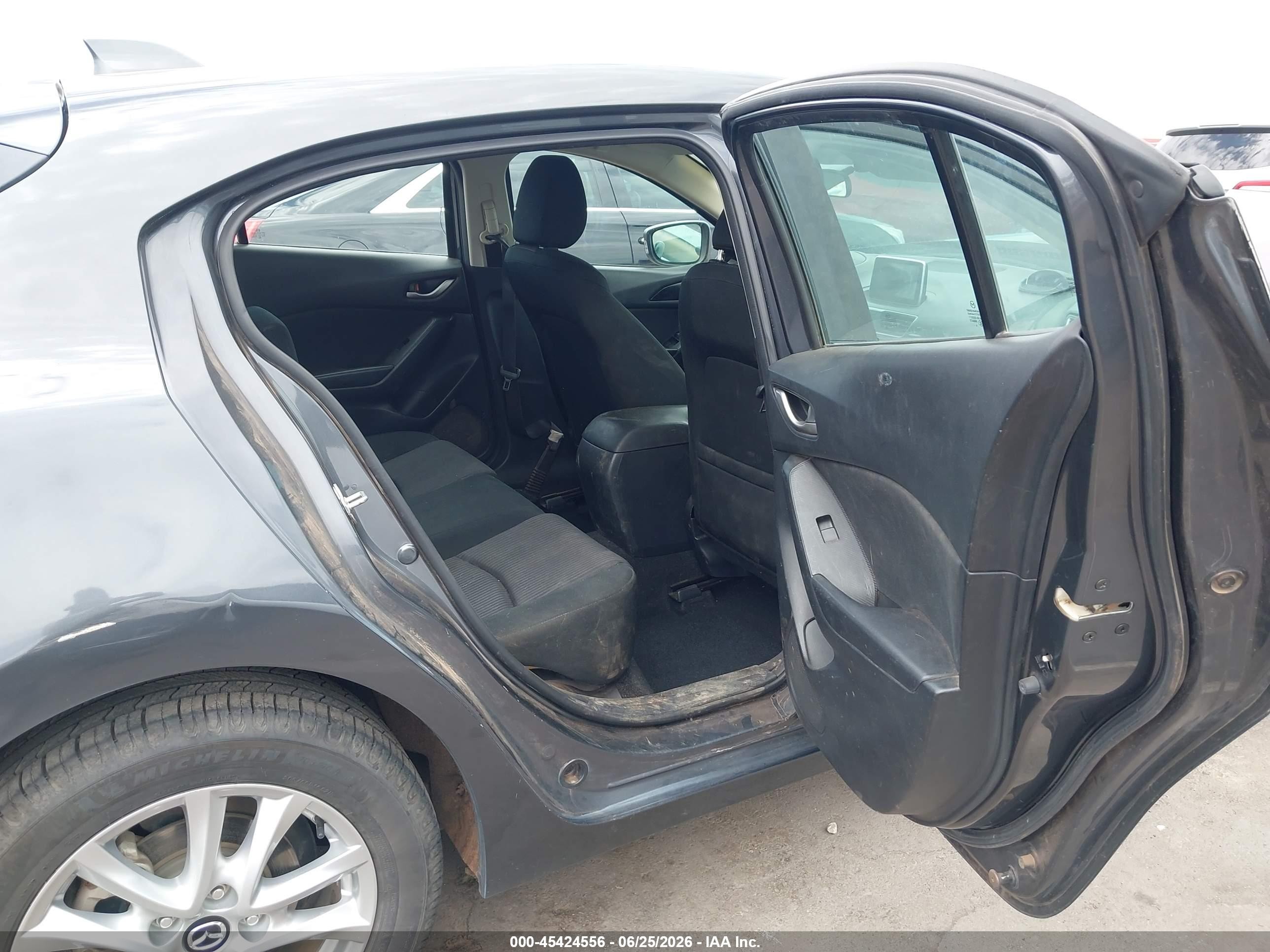 2014 Mazda Mazda3 I Touring Gray vin: JM1BM1L72E1110626