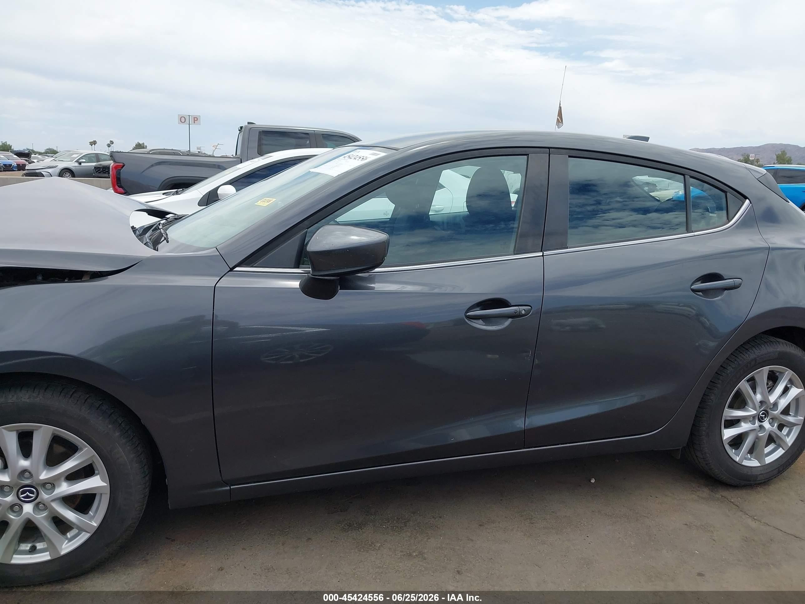 2014 Mazda Mazda3 I Touring Gray vin: JM1BM1L72E1110626
