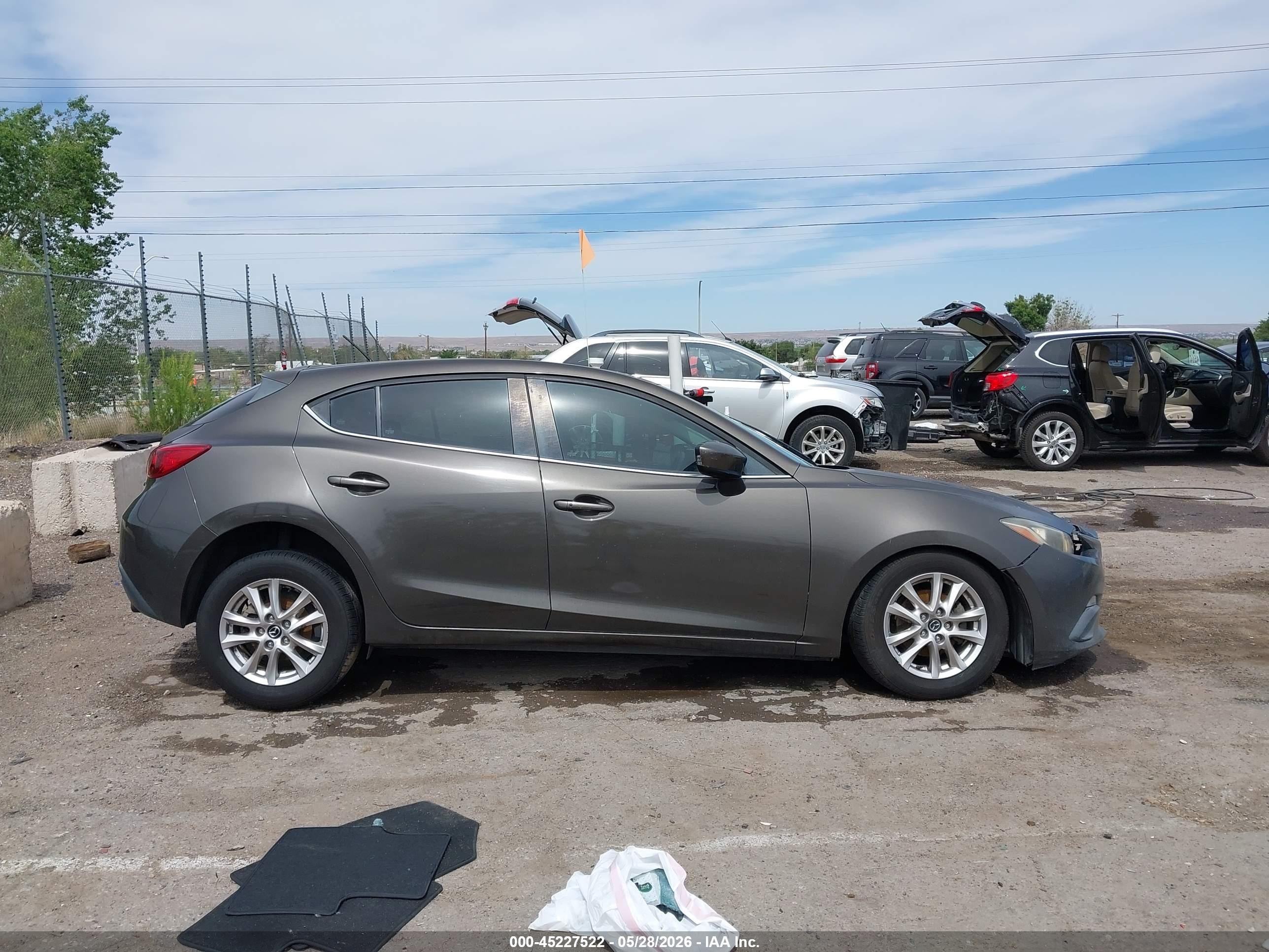 2014 Mazda Mazda3 I Touring Gray vin: JM1BM1L72E1161091
