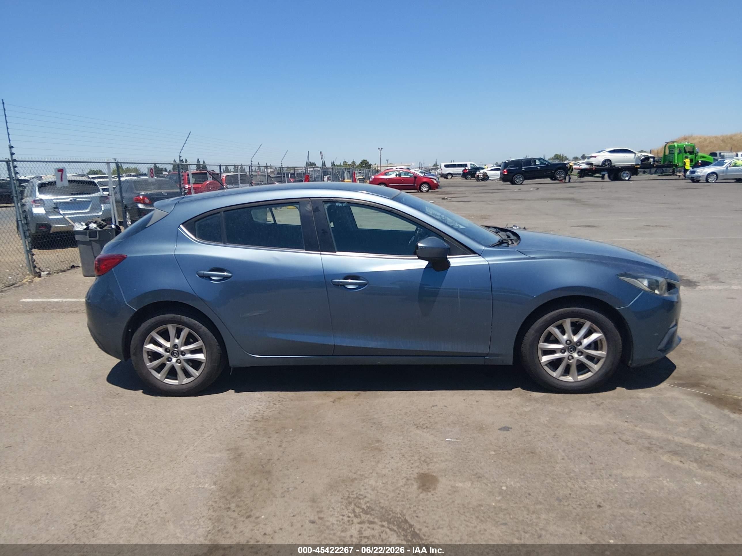 2014 Mazda Mazda3 I Touring Blue vin: JM1BM1L75E1118476