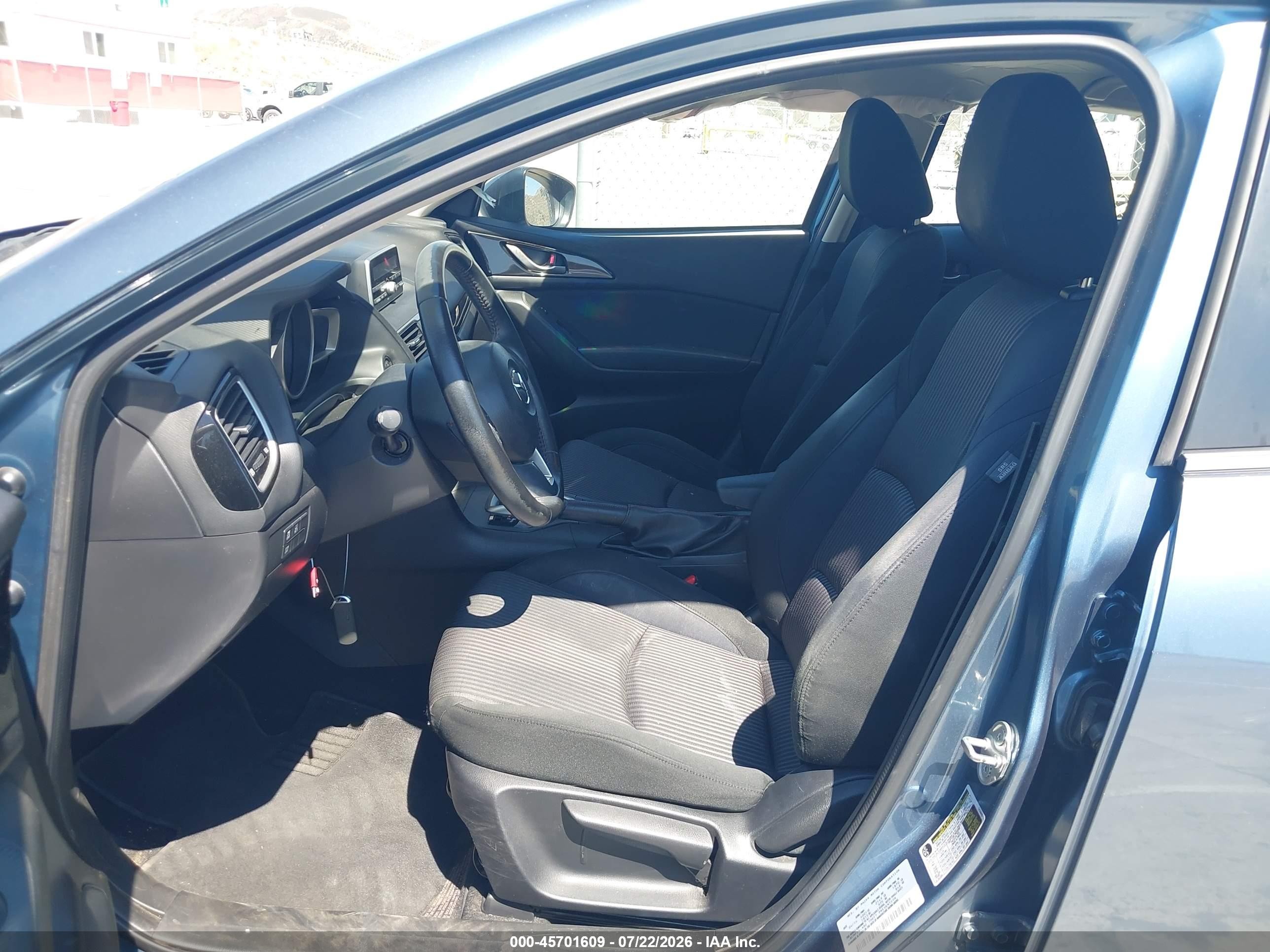 2014 Mazda Mazda3 I Touring Синий vin: JM1BM1L75E1204757