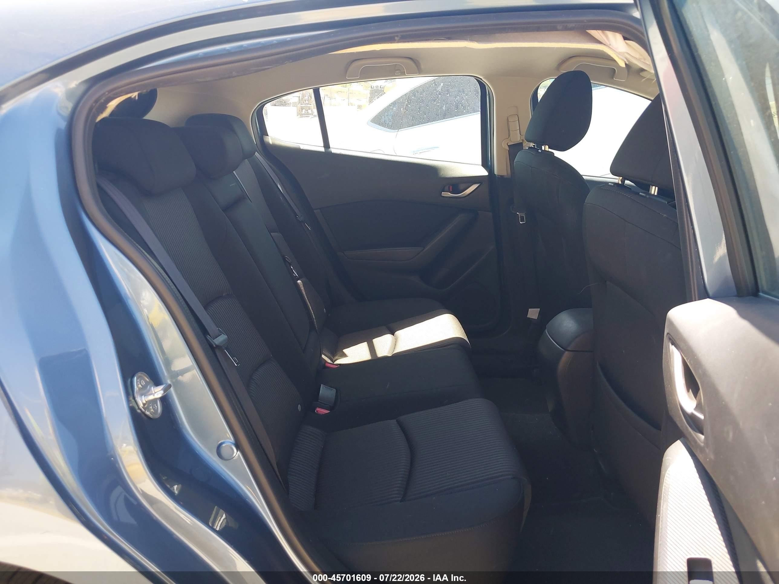 2014 Mazda Mazda3 I Touring Синий vin: JM1BM1L75E1204757