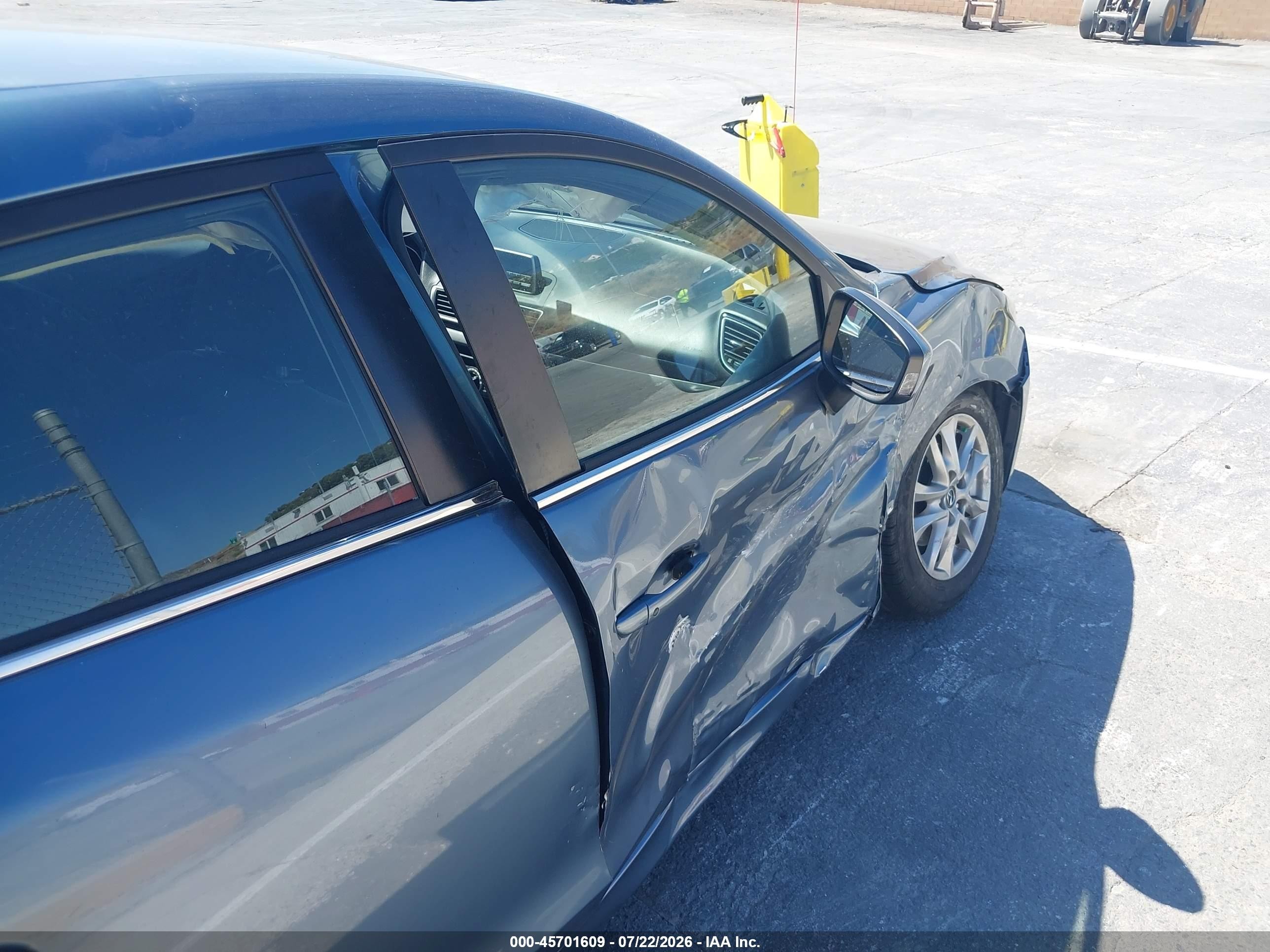 2014 Mazda Mazda3 I Touring Синий vin: JM1BM1L75E1204757