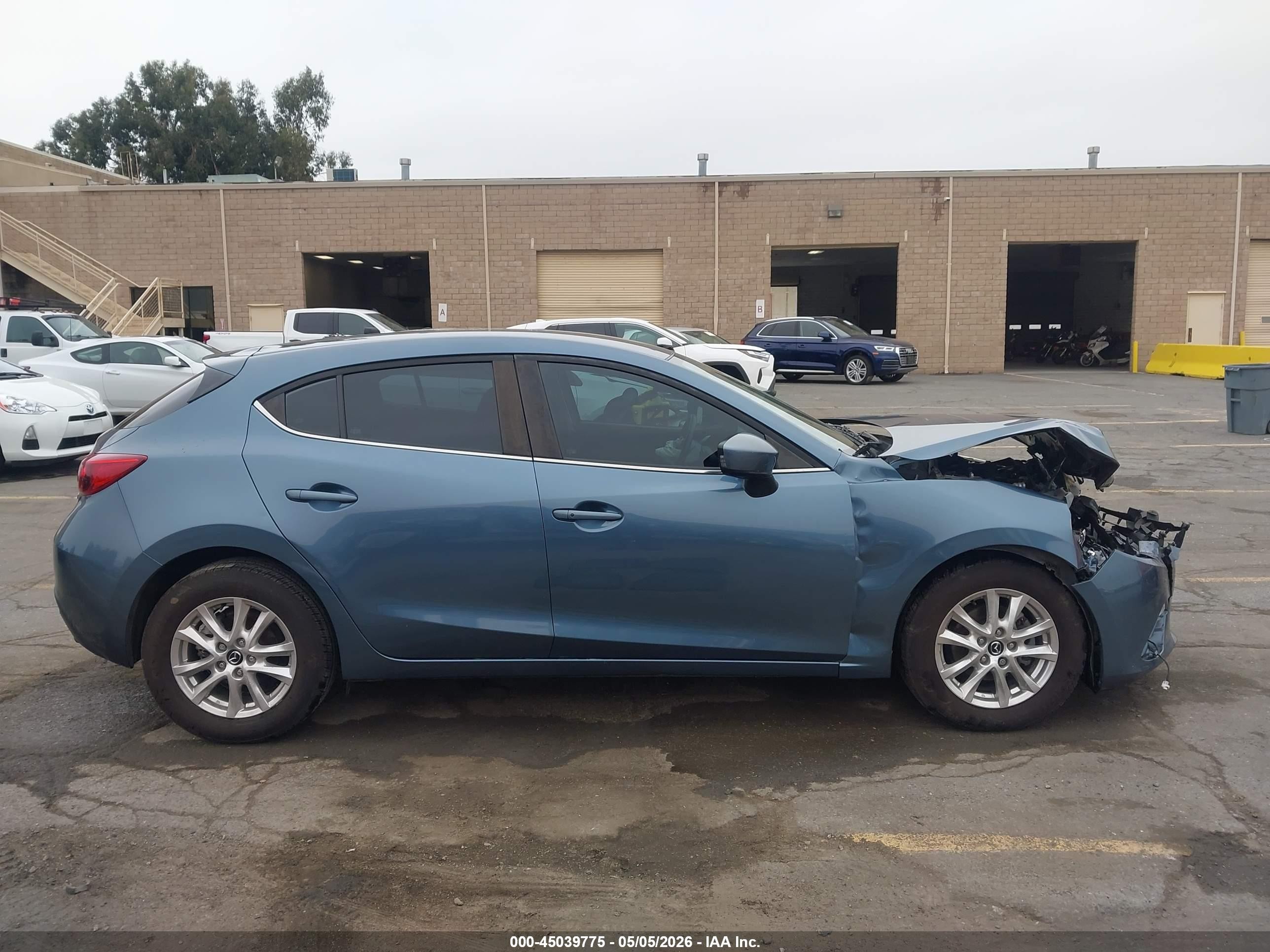 2014 Mazda Mazda3 Blue vin: JM1BM1L75E1205181