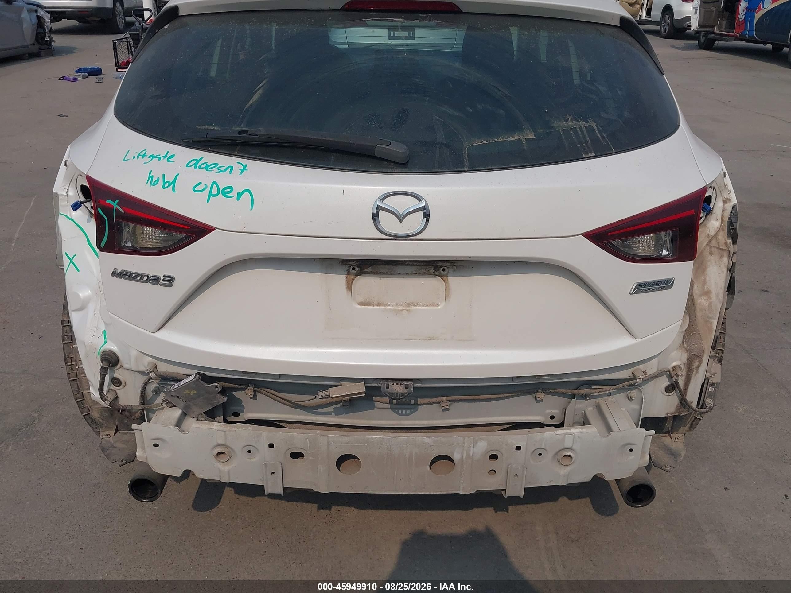 2014 Mazda Mazda3 I Touring White vin: JM1BM1L77E1167520