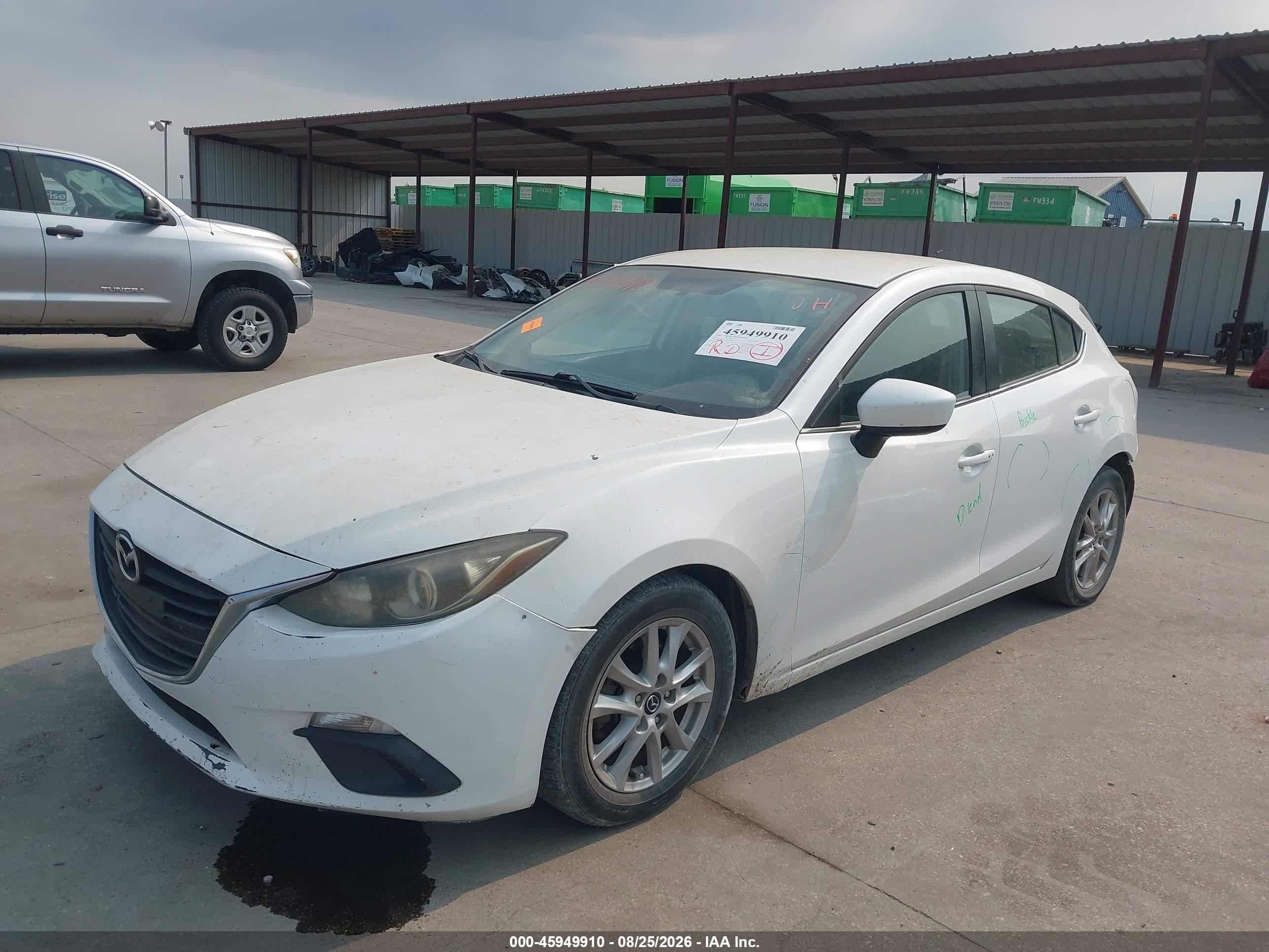 2014 Mazda Mazda3 I Touring White vin: JM1BM1L77E1167520