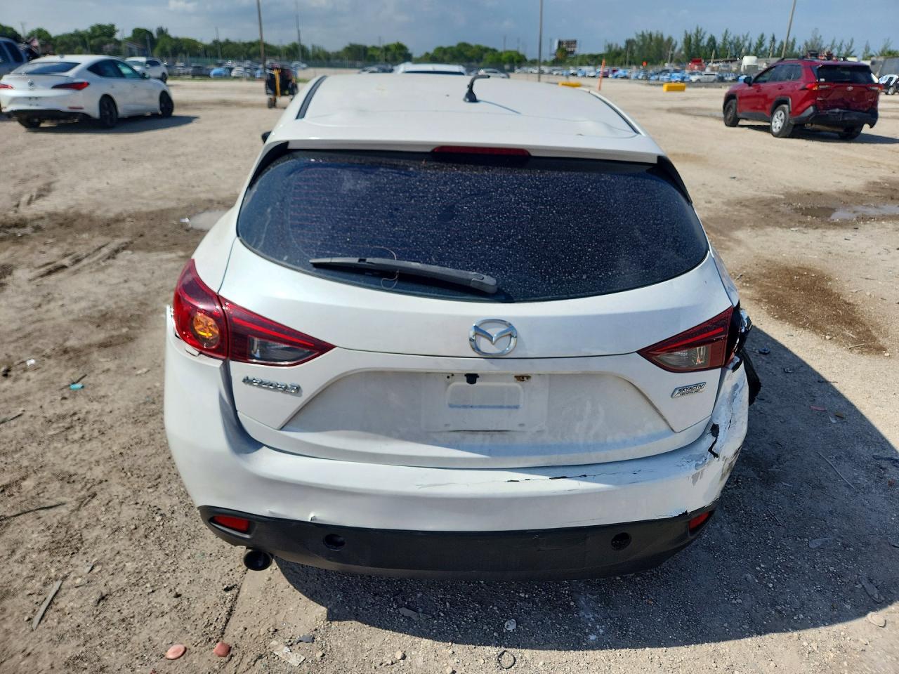 2014 Mazda 3 Touring White vin: JM1BM1L79E1136429