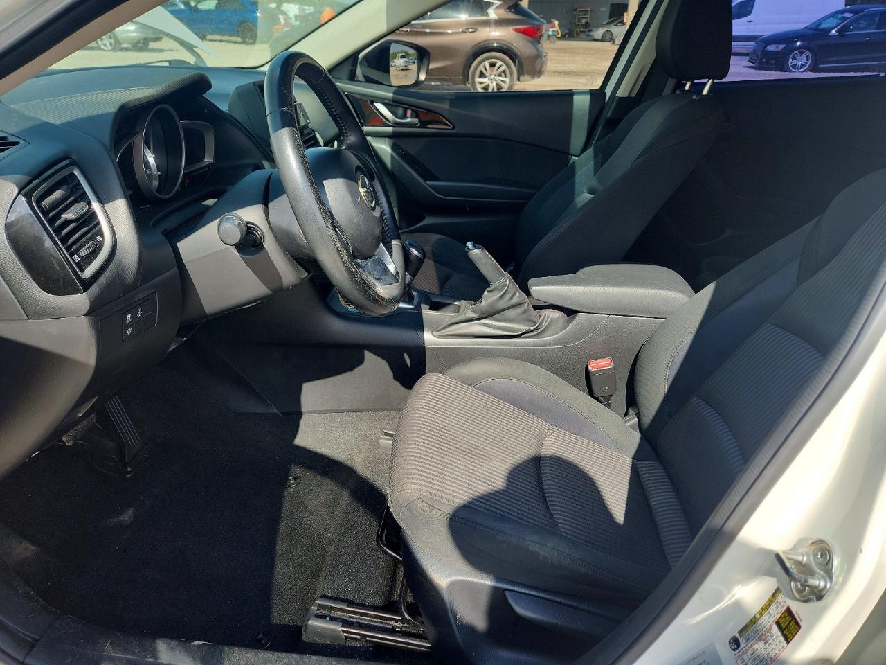 2014 Mazda 3 Touring White vin: JM1BM1L79E1136429