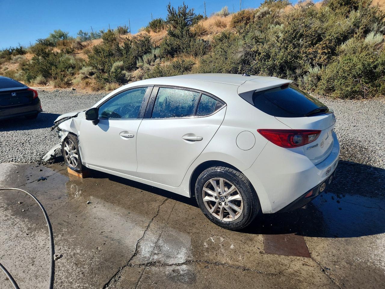 2014 Mazda 3 Touring White vin: JM1BM1L79E1160441