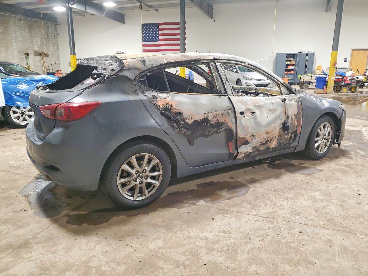 2014 Mazda 3 Touring Пожар vin: JM1BM1L79E1179135