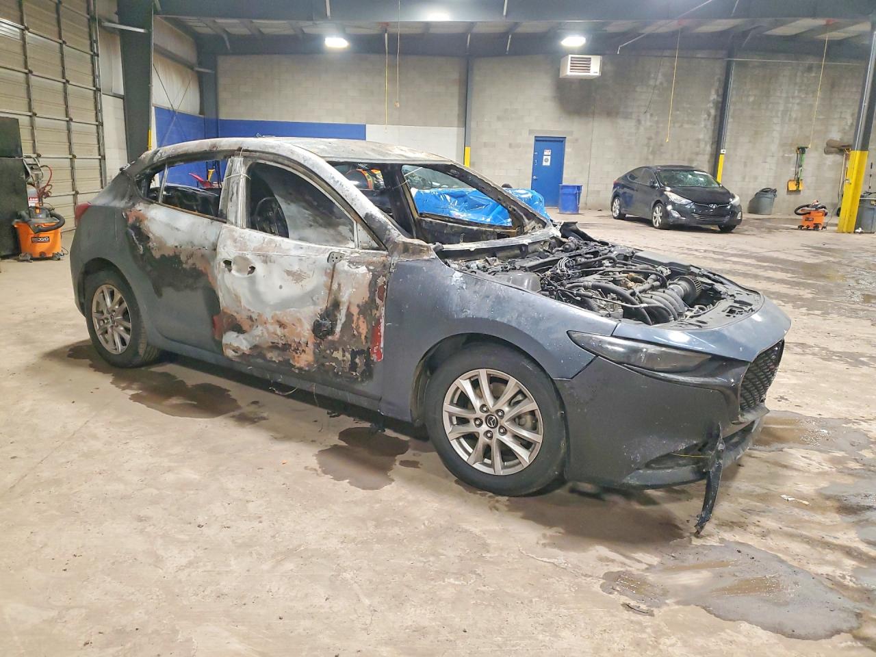 2014 Mazda 3 Touring Пожар vin: JM1BM1L79E1179135