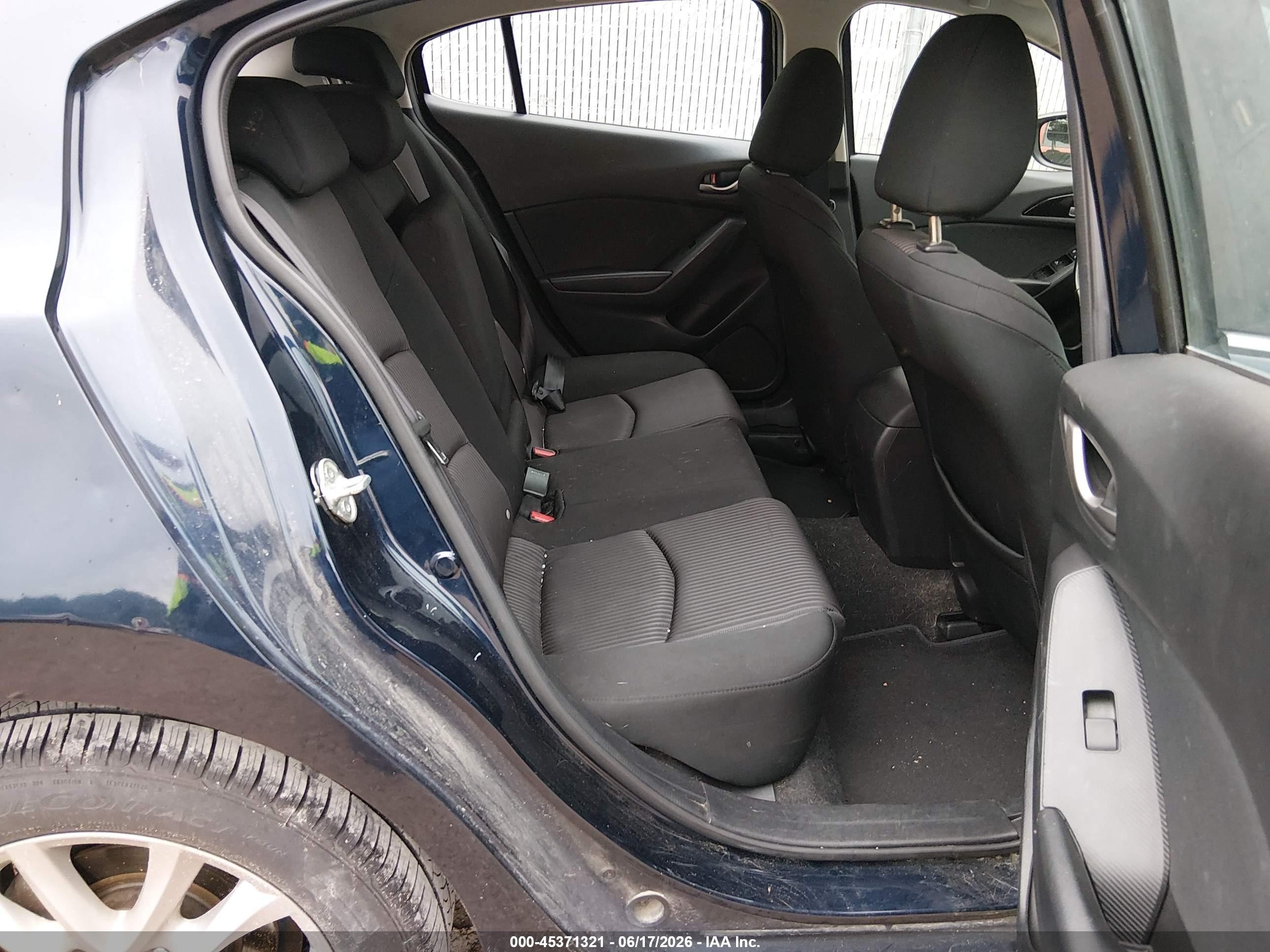 2015 Mazda Mazda3 I Touring Blue vin: JM1BM1L79F1232370