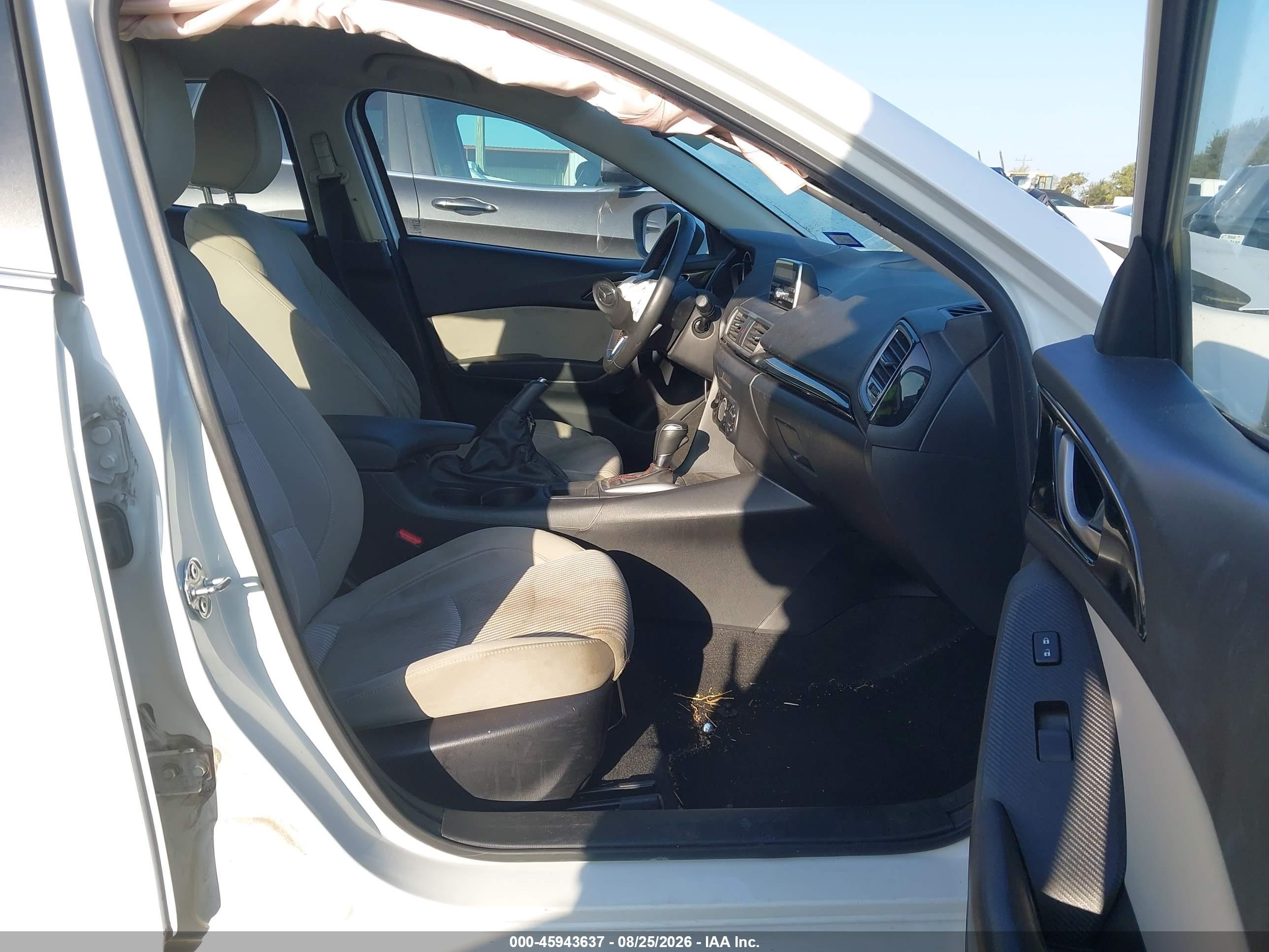2014 Mazda Mazda3 I Touring White vin: JM1BM1L7XE1100684