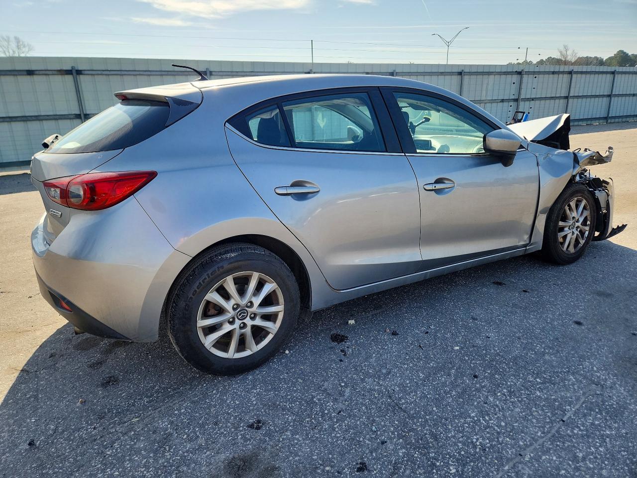 2014 Mazda 3 Touring Silver vin: JM1BM1L7XE1191522