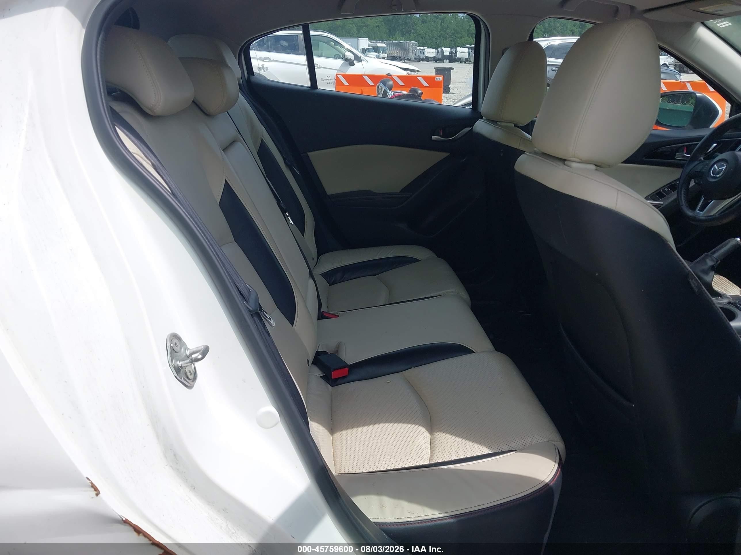 2015 Mazda Mazda3 S Grand Touring White vin: JM1BM1M30F1238117