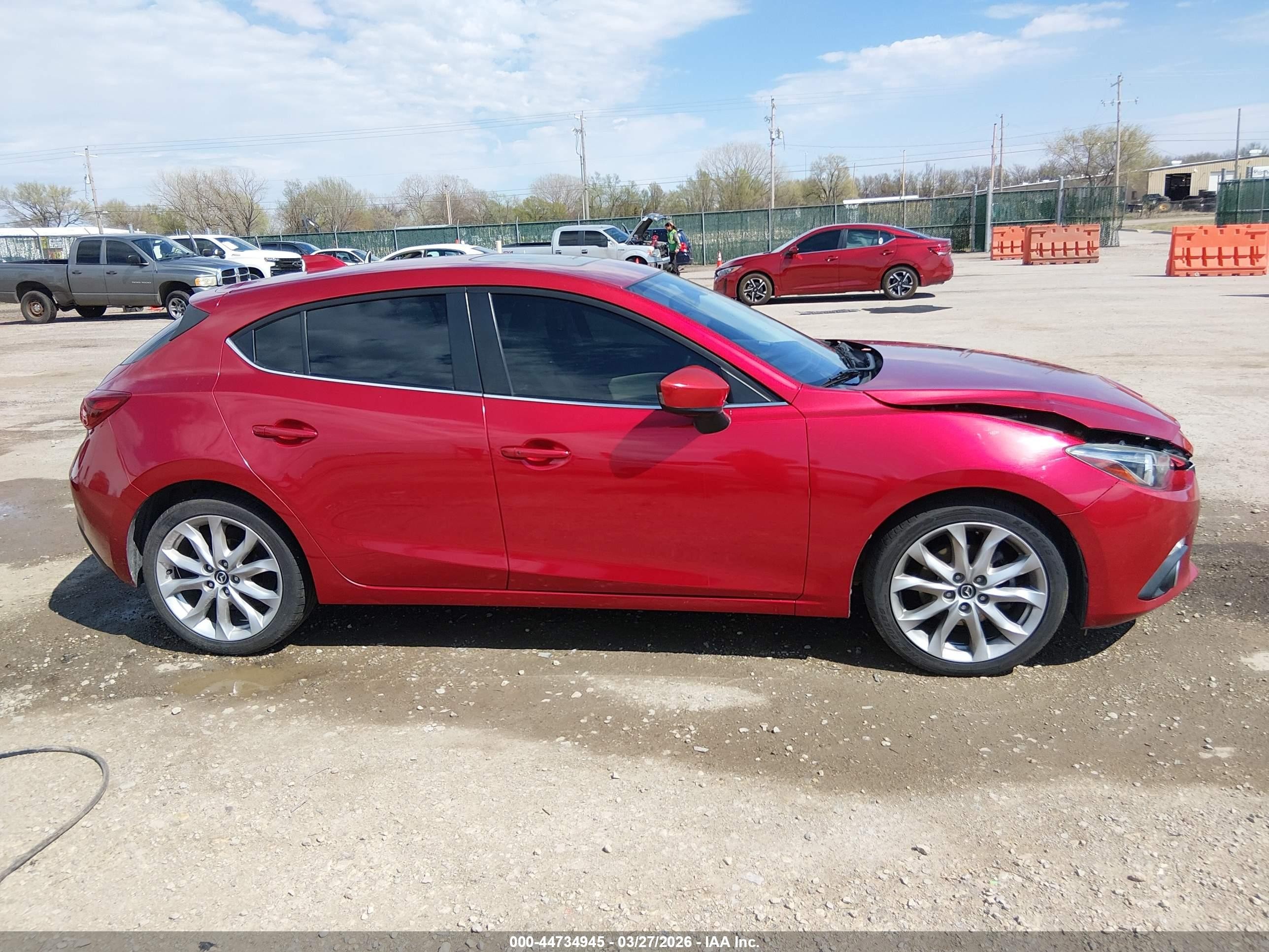 2014 Mazda Mazda3 S Grand Touring Red vin: JM1BM1M31E1103324