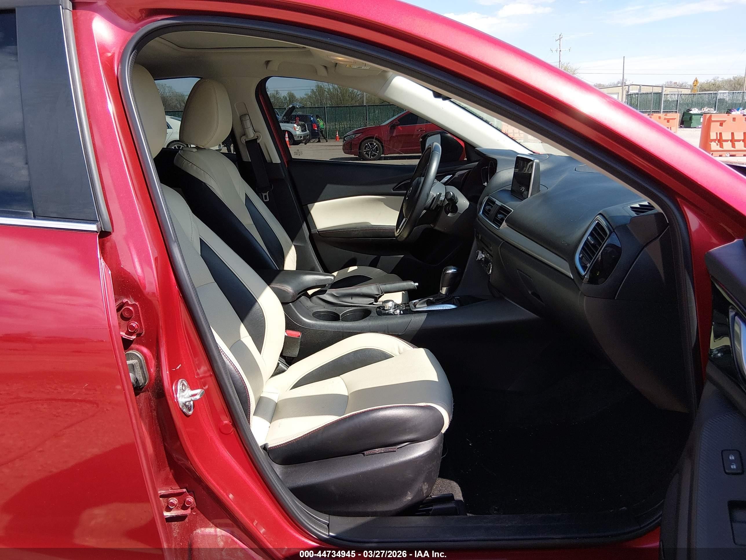 2014 Mazda Mazda3 S Grand Touring Red vin: JM1BM1M31E1103324