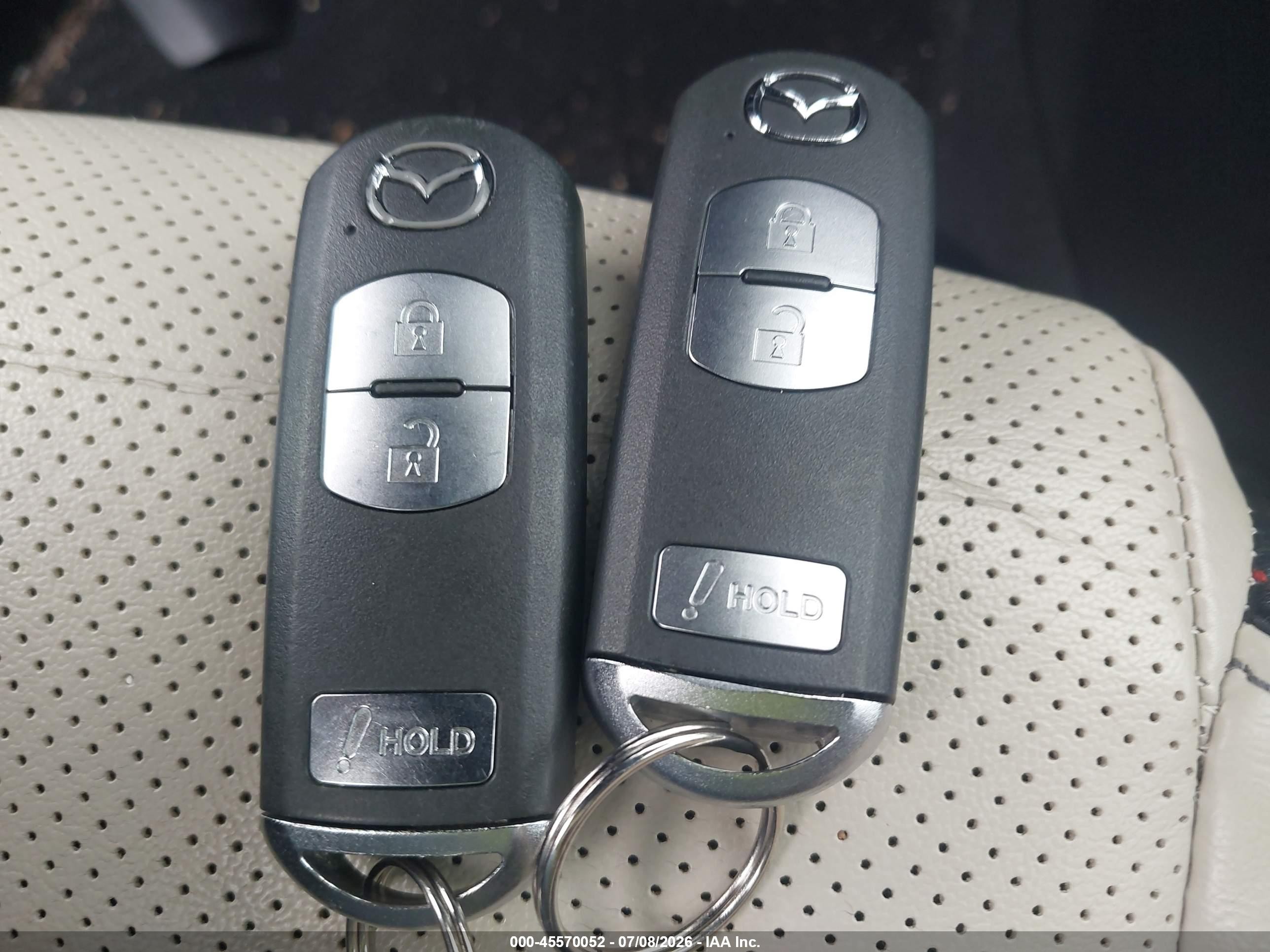 2014 Mazda Mazda3 S Grand Touring Красный vin: JM1BM1M31E1212480