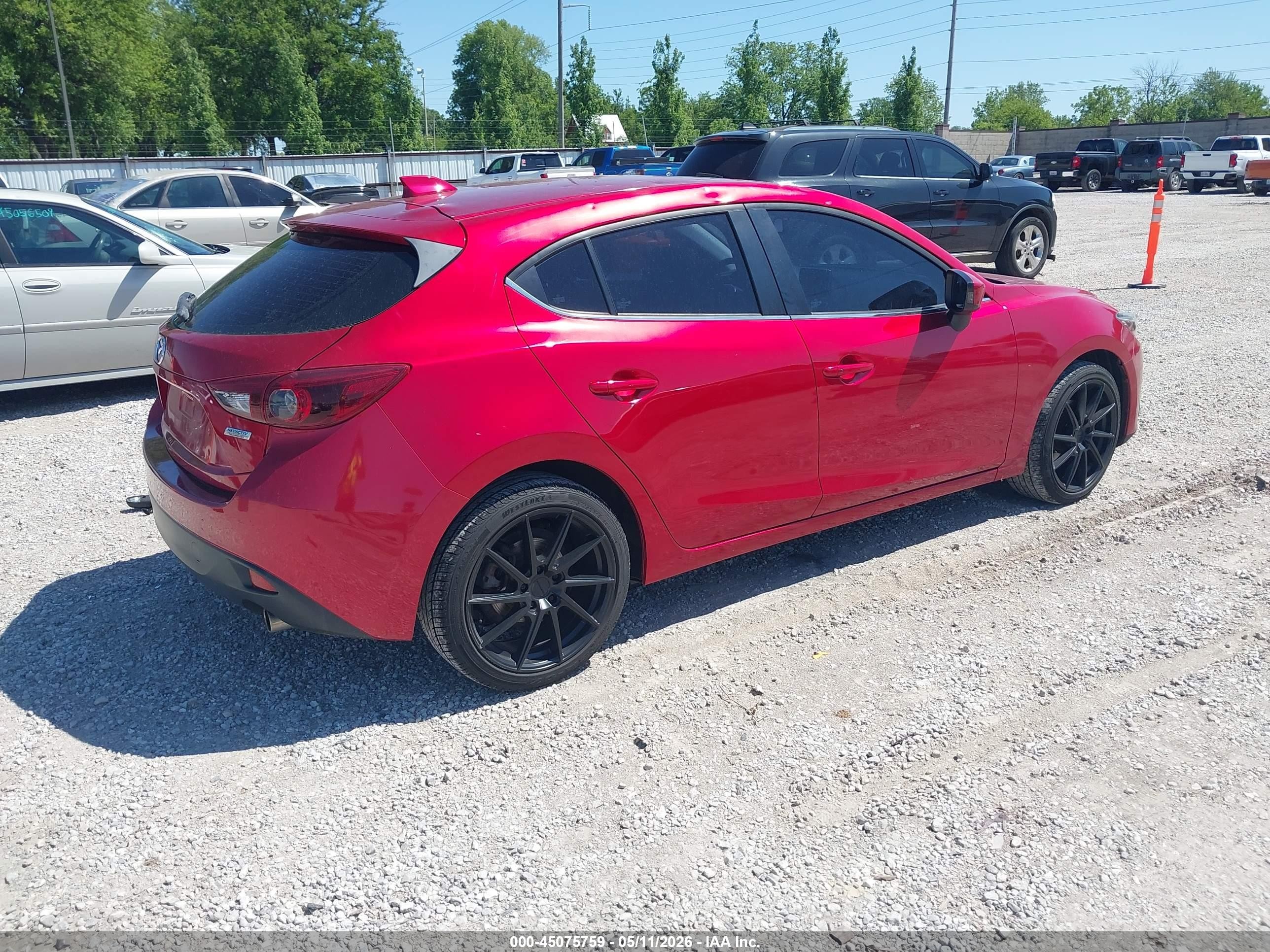 2015 Mazda Mazda3 S Grand Touring Red vin: JM1BM1M32F1258711