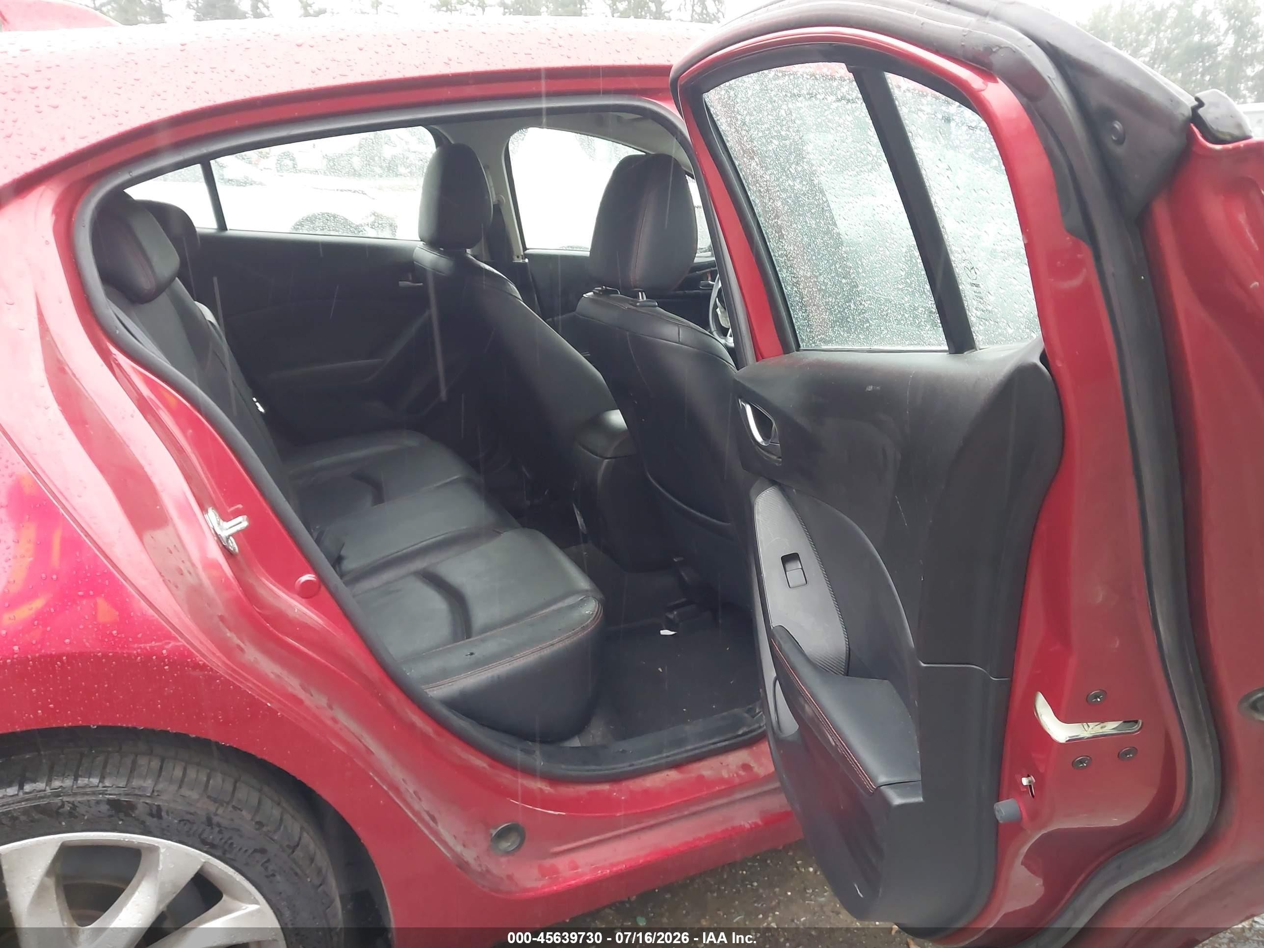 2014 Mazda Mazda3 S Grand Touring Красный vin: JM1BM1M33E1102580