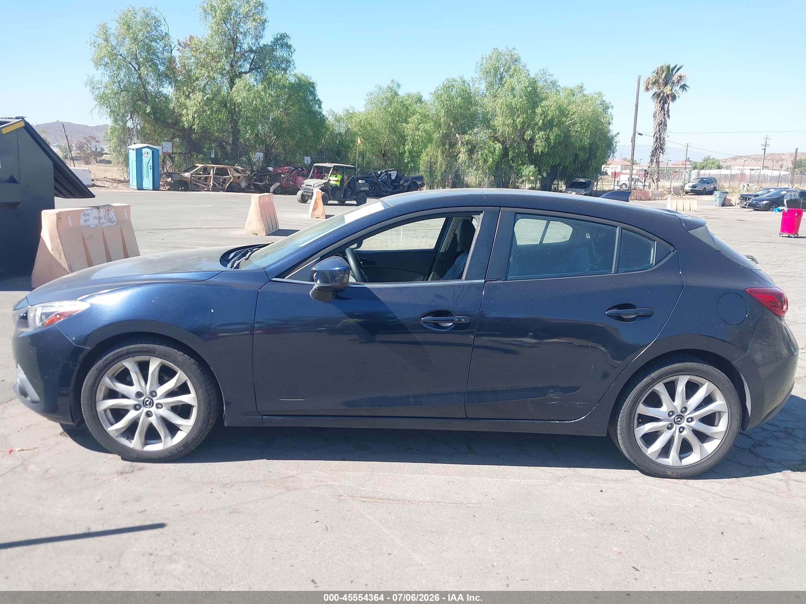 2014 Mazda Mazda3 S Grand Touring Синий vin: JM1BM1M35E1207931