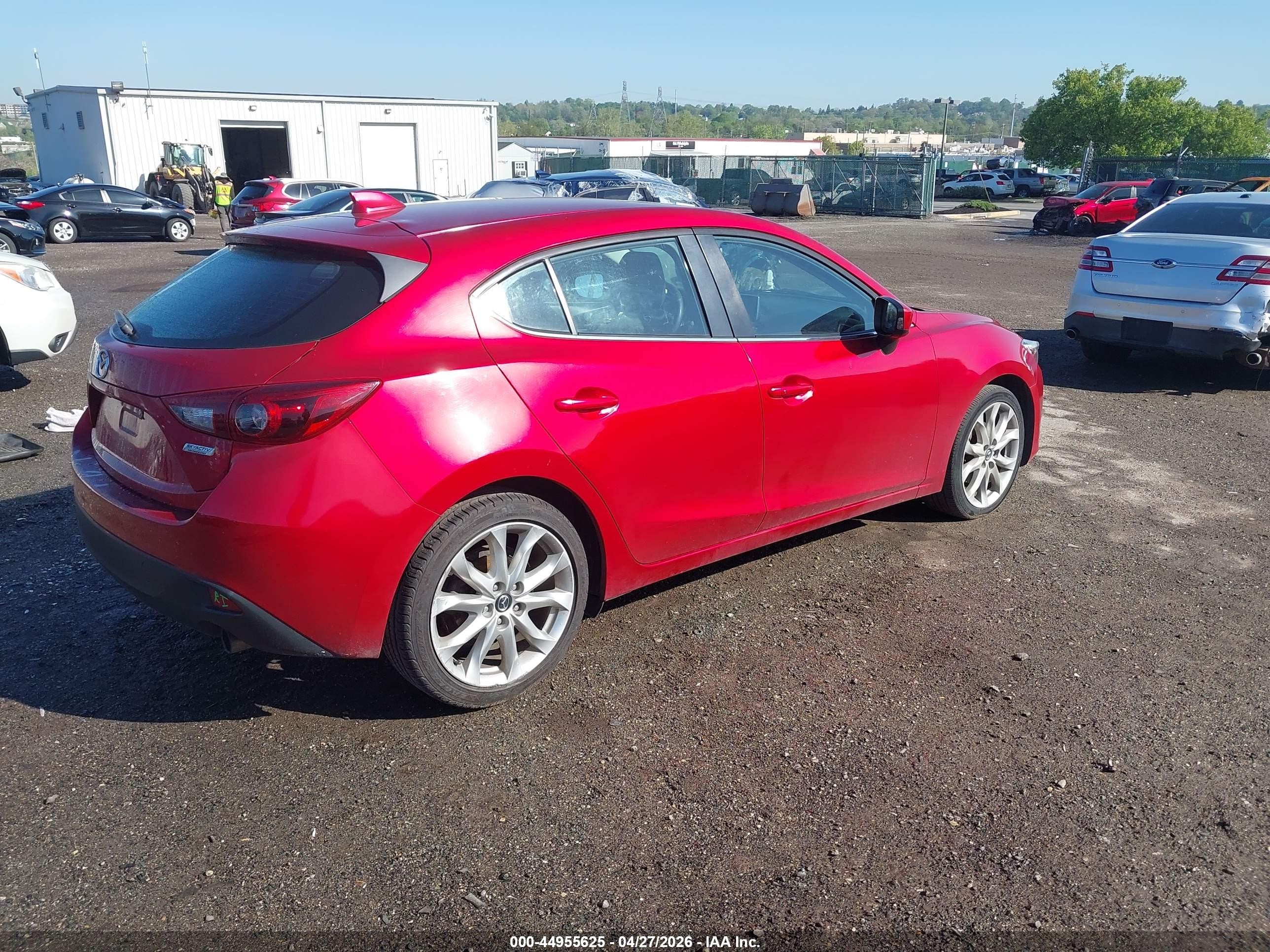 2015 Mazda Mazda3 S Grand Touring Красный vin: JM1BM1M36F1230779