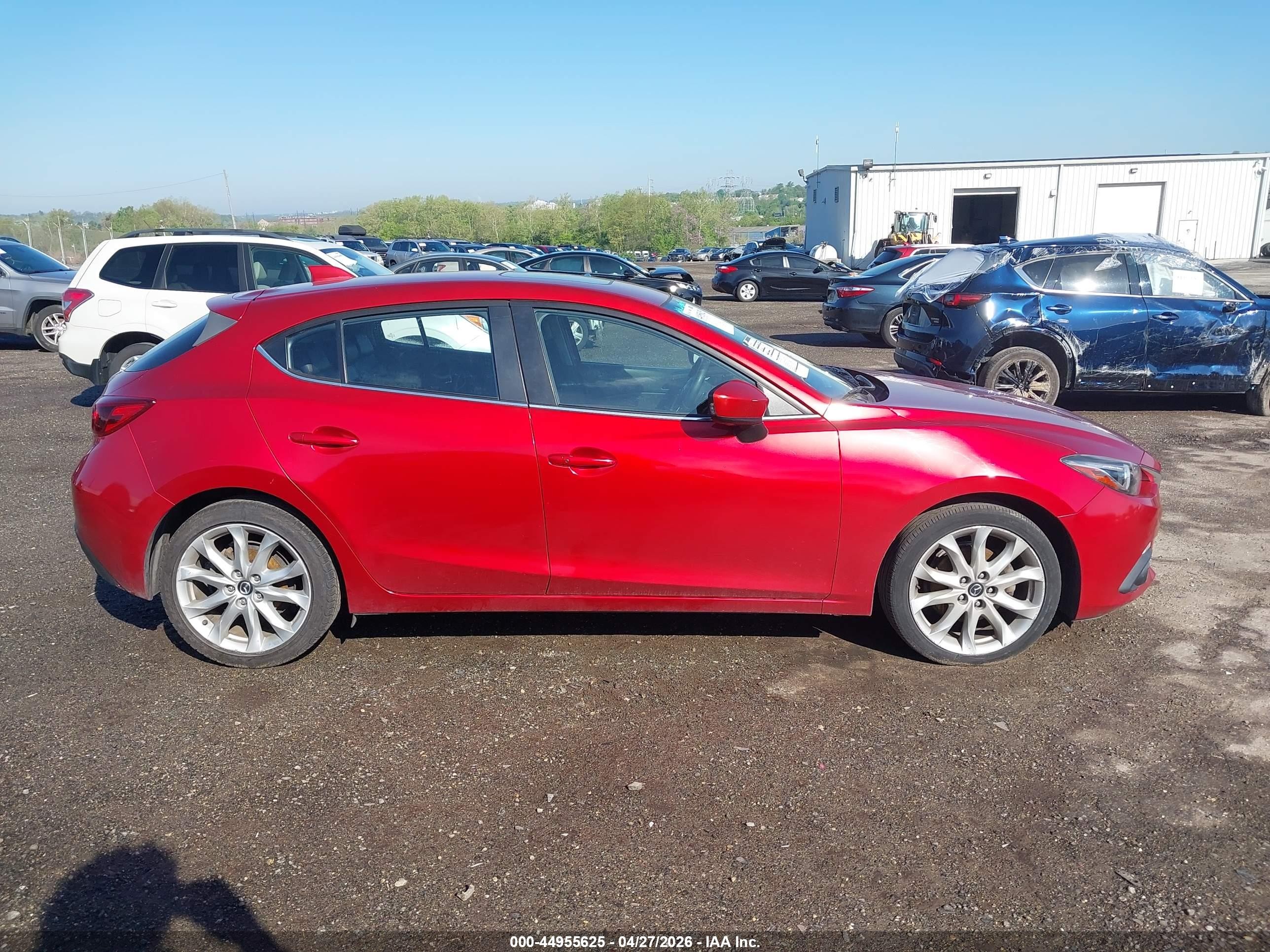 2015 Mazda Mazda3 S Grand Touring Красный vin: JM1BM1M36F1230779