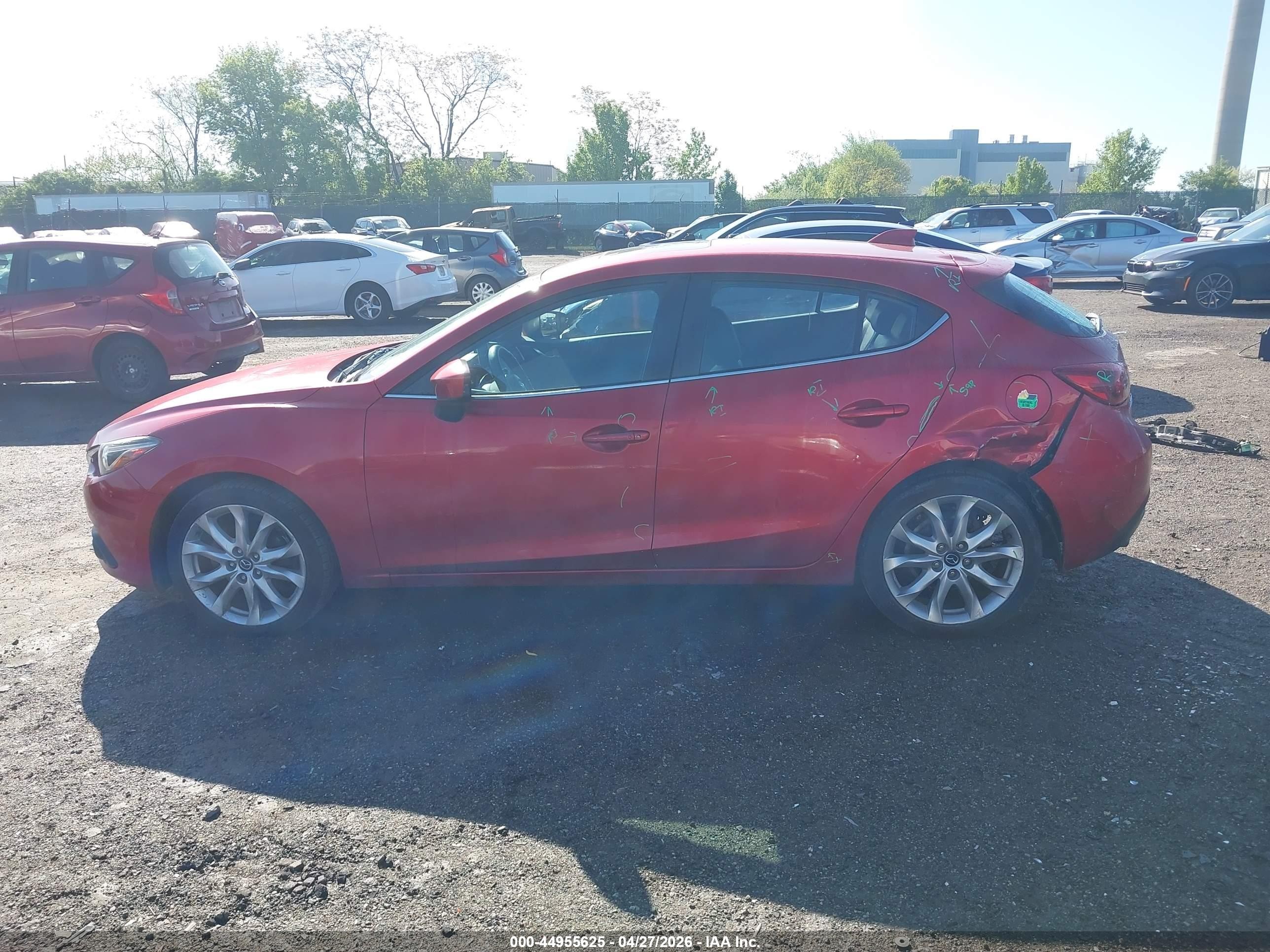 2015 Mazda Mazda3 S Grand Touring Красный vin: JM1BM1M36F1230779