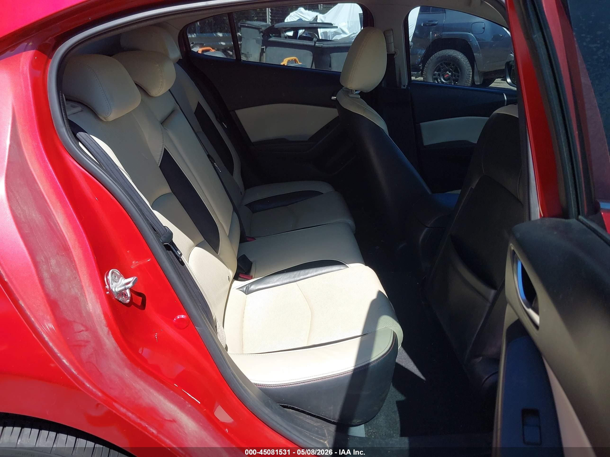 2014 Mazda Mazda3 S Grand Touring Red vin: JM1BM1M37E1181252