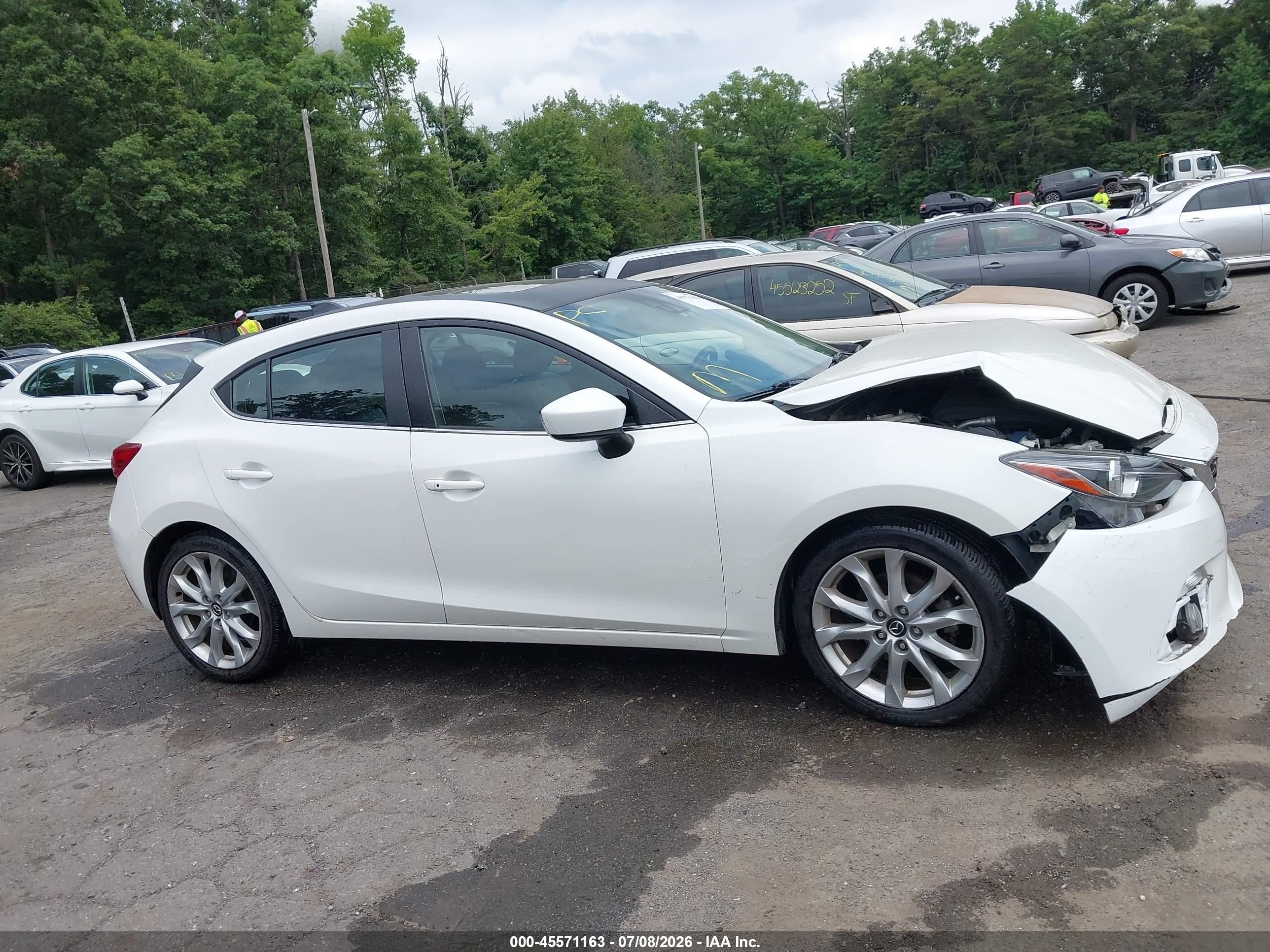 2014 Mazda Mazda3 S Grand Touring White vin: JM1BM1M38E1132545