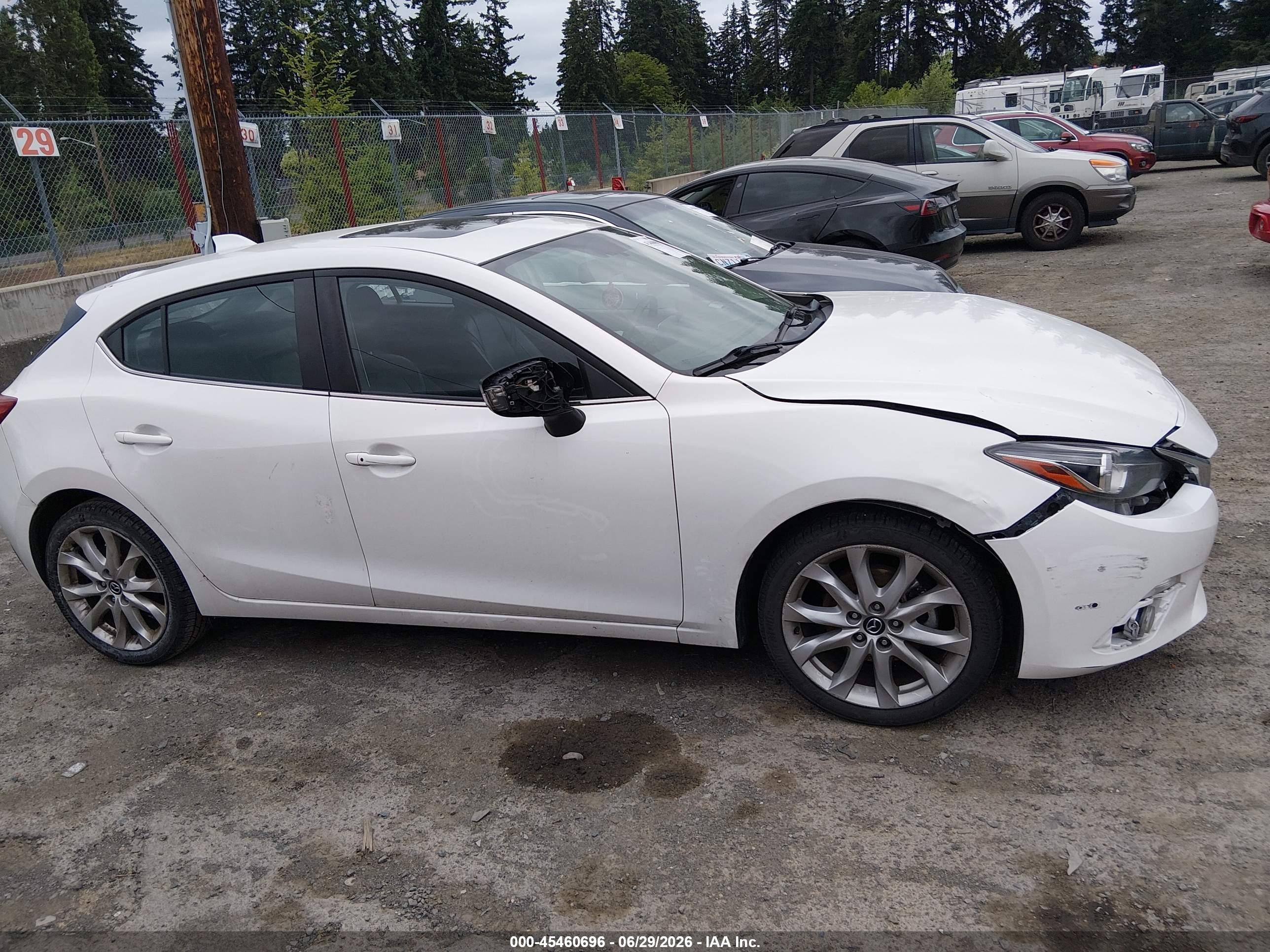 2014 Mazda Mazda3 S Grand Touring White vin: JM1BM1M38E1177131