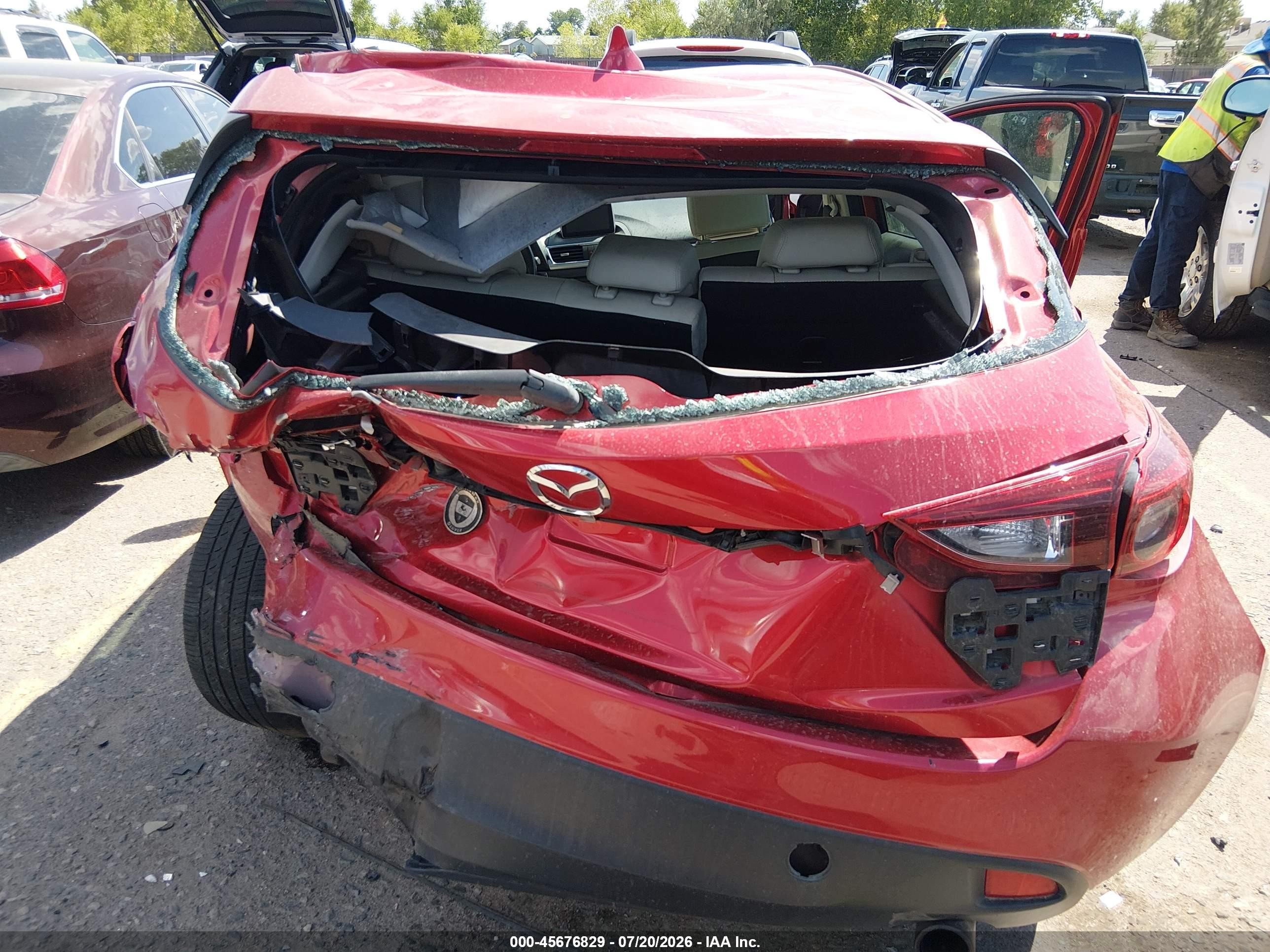 2015 Mazda Mazda3 S Grand Touring Red vin: JM1BM1M38F1232954