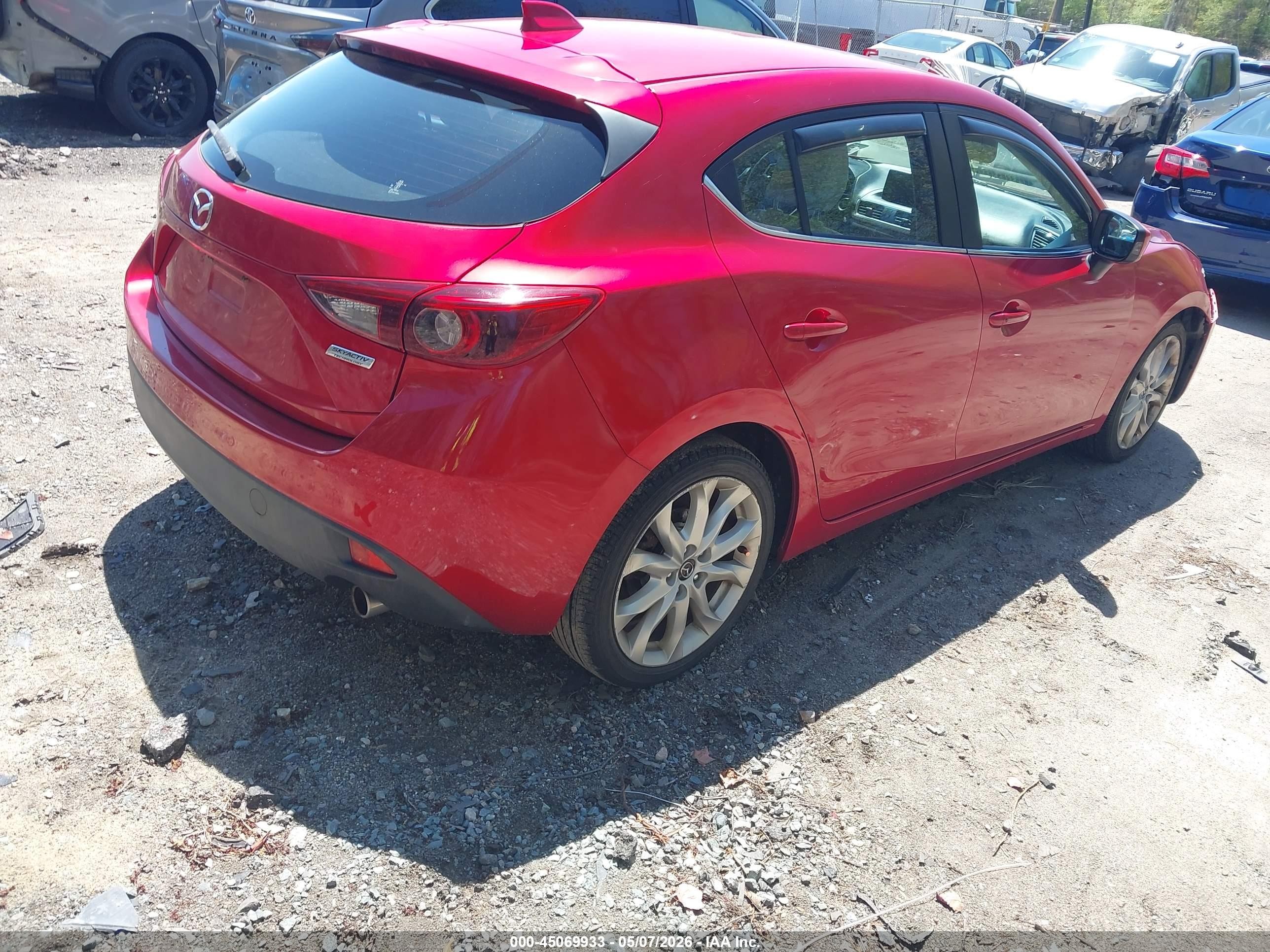 2014 Mazda Mazda3 S Grand Touring Red vin: JM1BM1M39E1102437