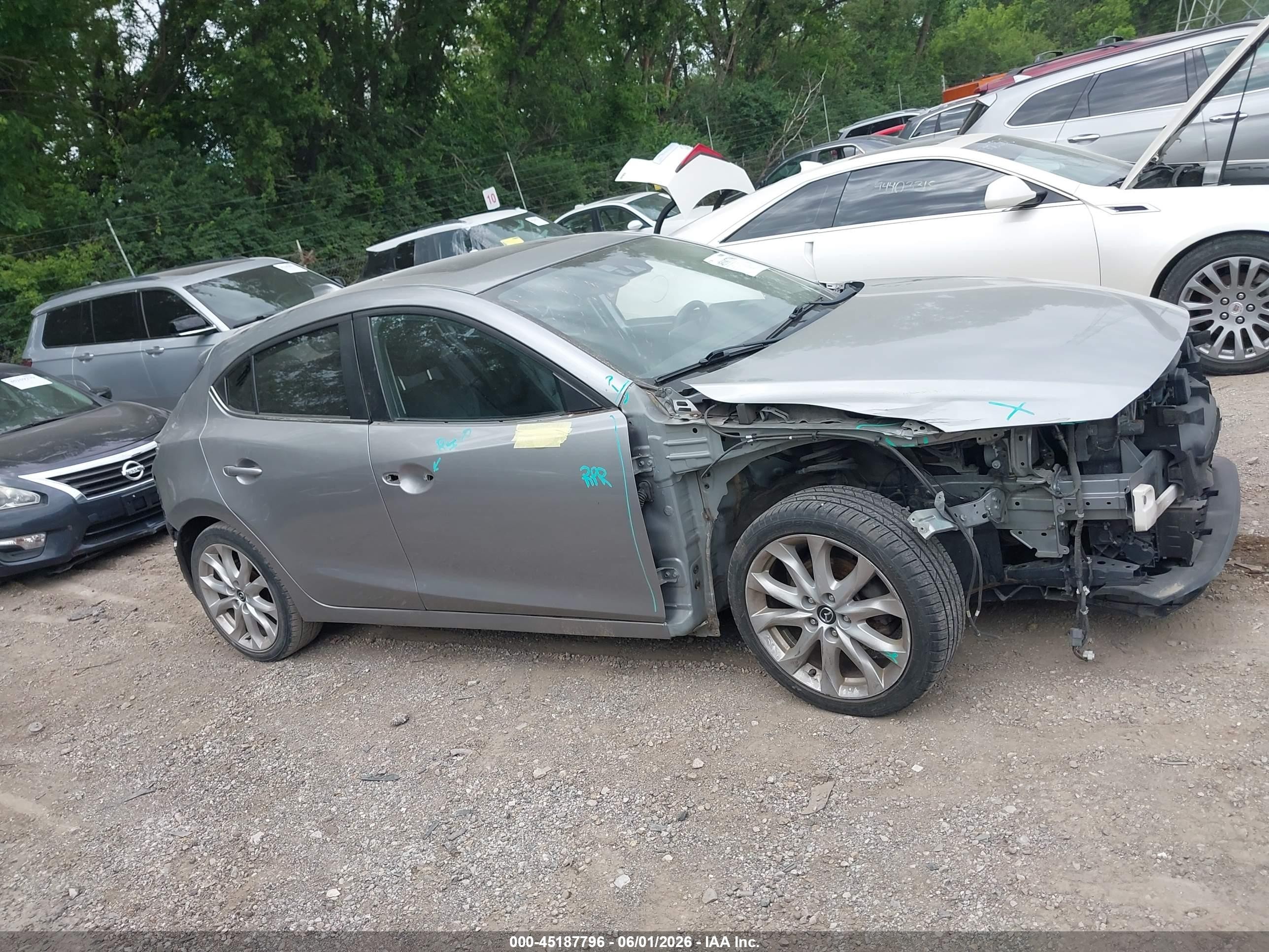 2015 Mazda Mazda3 S Grand Touring Silver vin: JM1BM1M39F1252372