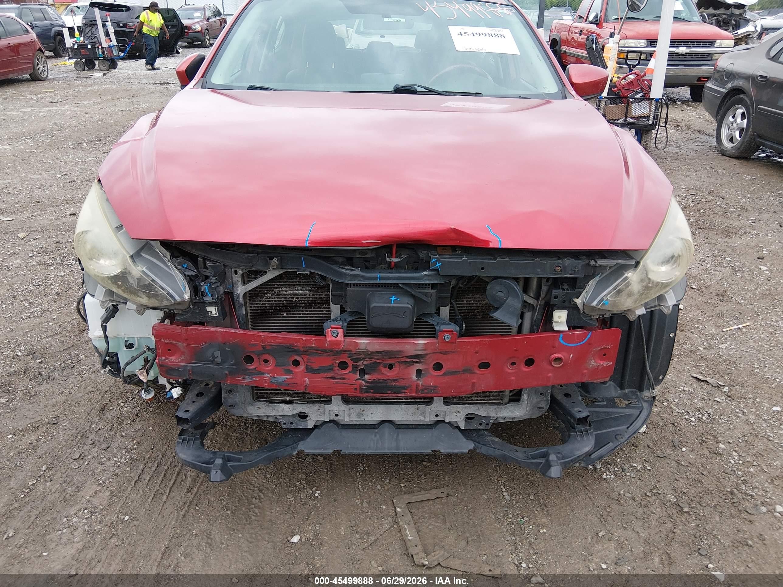 2014 Mazda Mazda3 I Grand Touring Red vin: JM1BM1M72E1159131