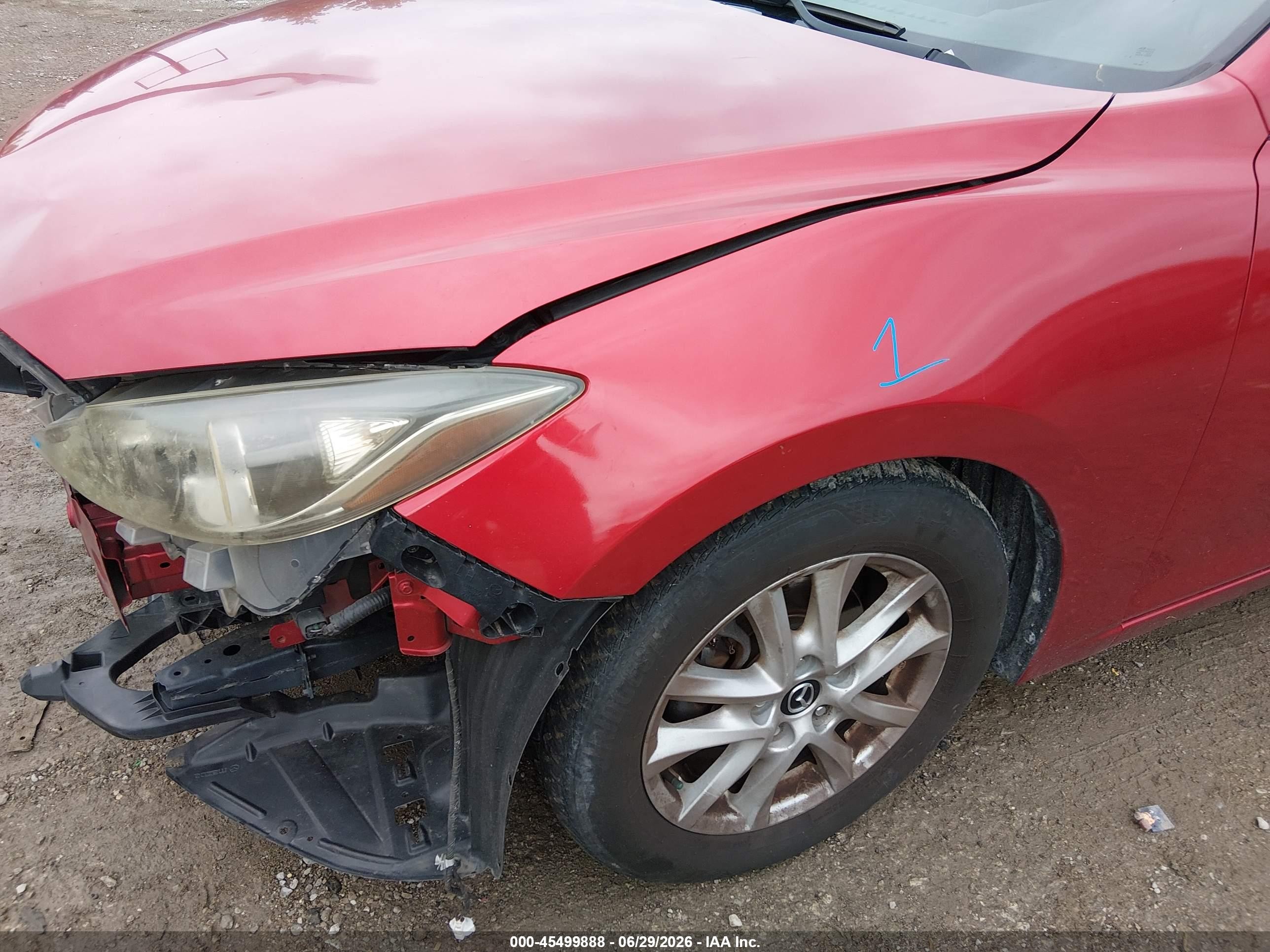2014 Mazda Mazda3 I Grand Touring Red vin: JM1BM1M72E1159131