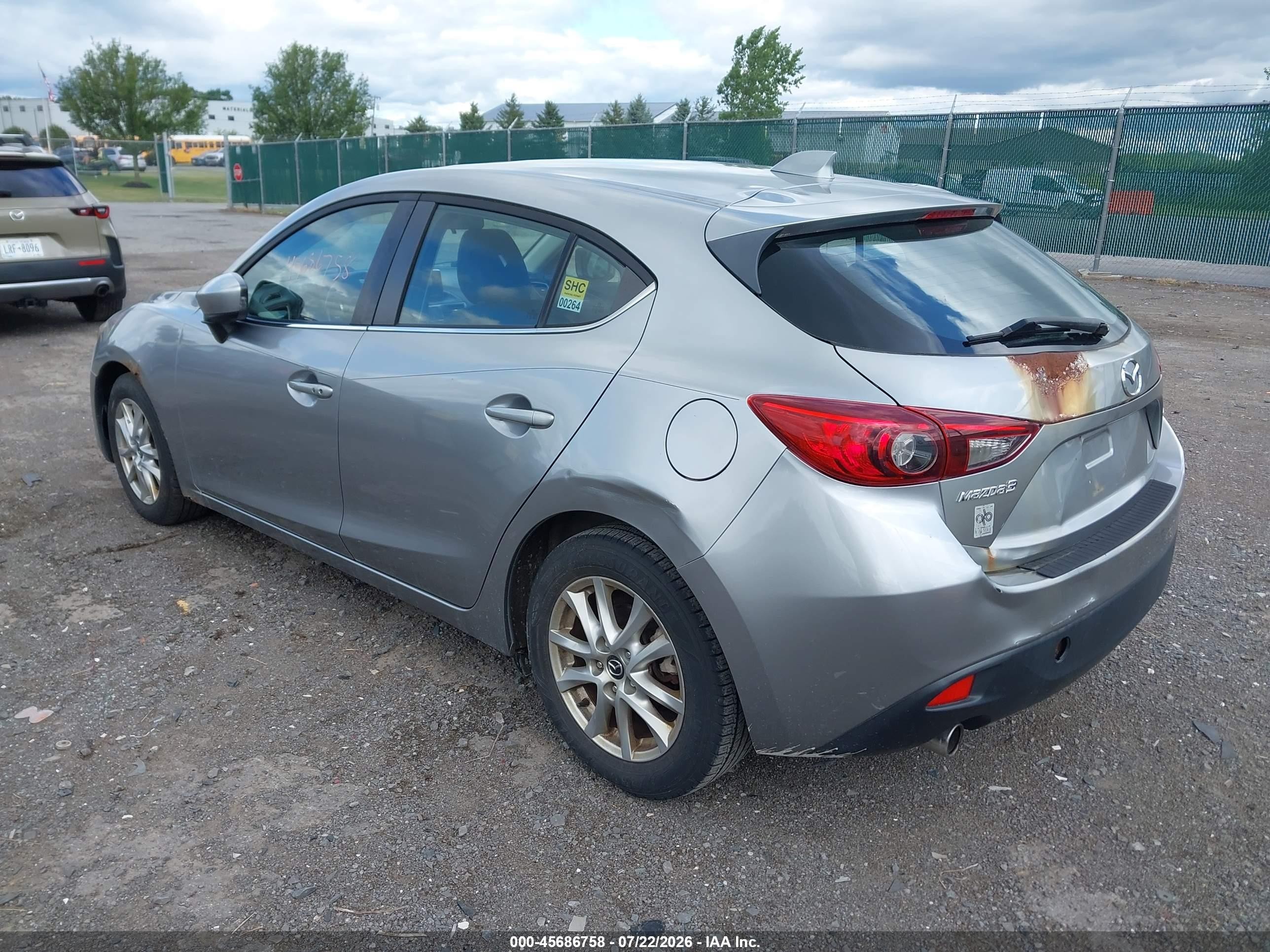 2014 Mazda Mazda3 I Grand Touring Silver vin: JM1BM1M74E1101571