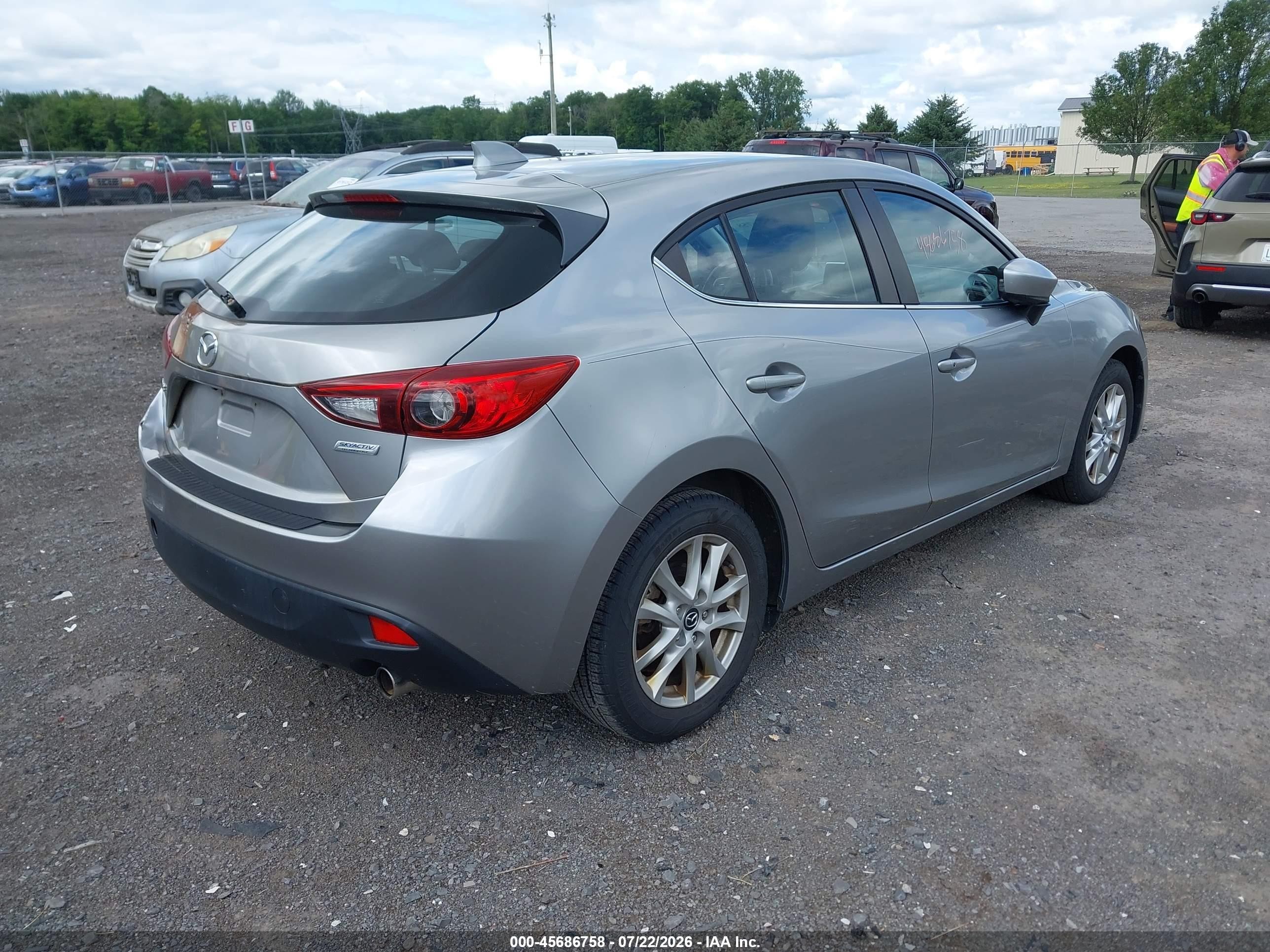 2014 Mazda Mazda3 I Grand Touring Silver vin: JM1BM1M74E1101571