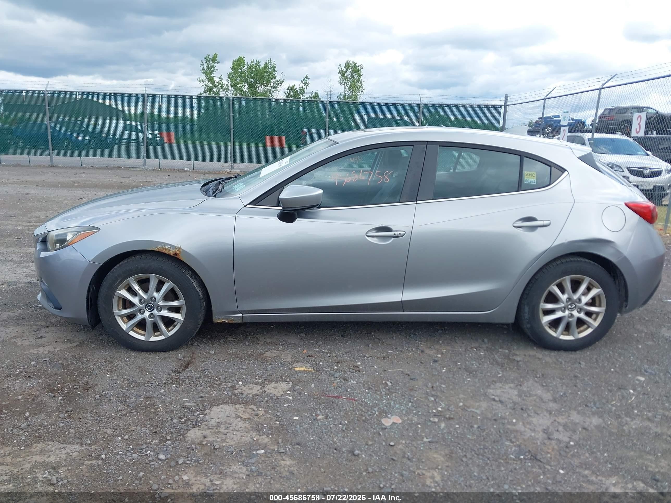 2014 Mazda Mazda3 I Grand Touring Silver vin: JM1BM1M74E1101571