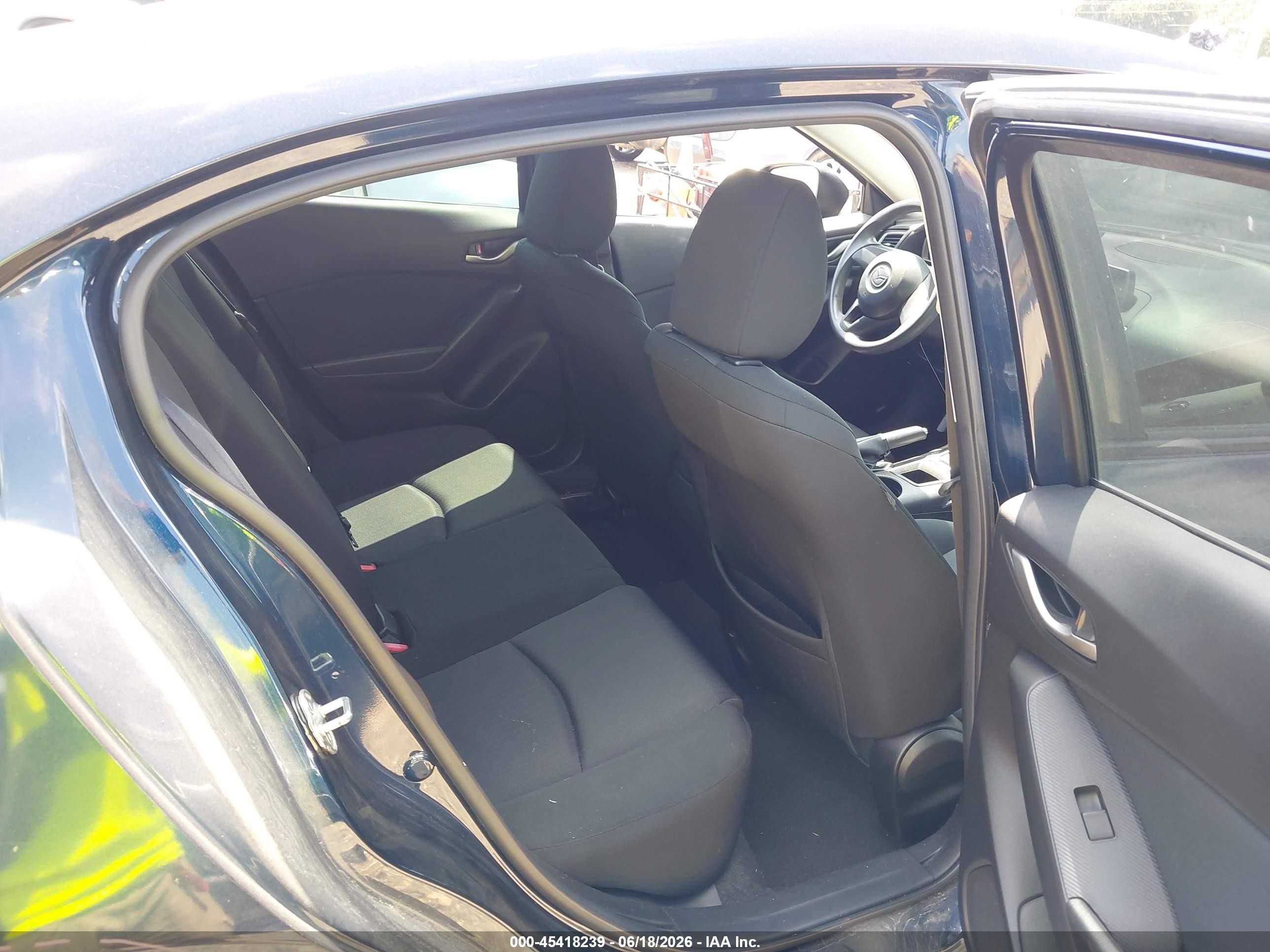 2014 Mazda Mazda3 I Sv Blue vin: JM1BM1T70E1148730